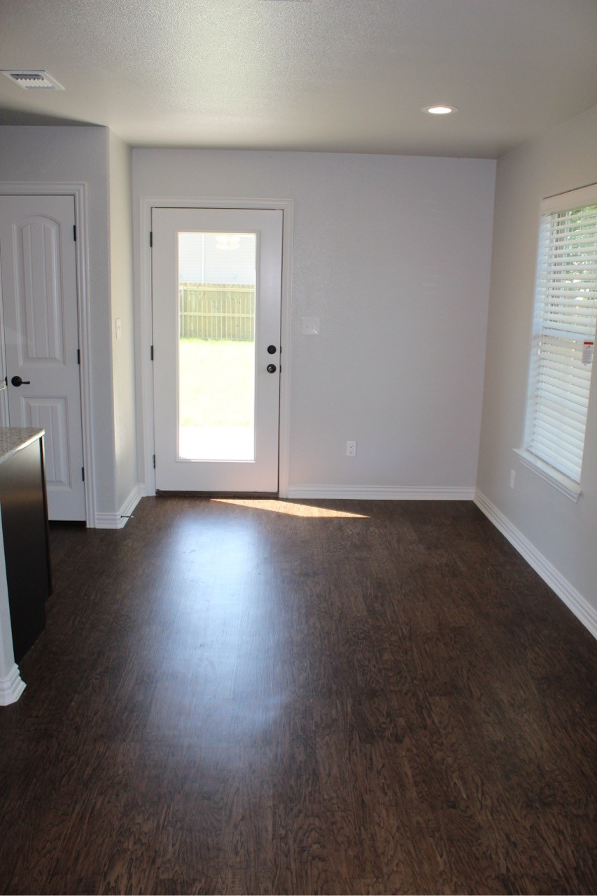 208 W Lake Avenue Sherman TX 75090