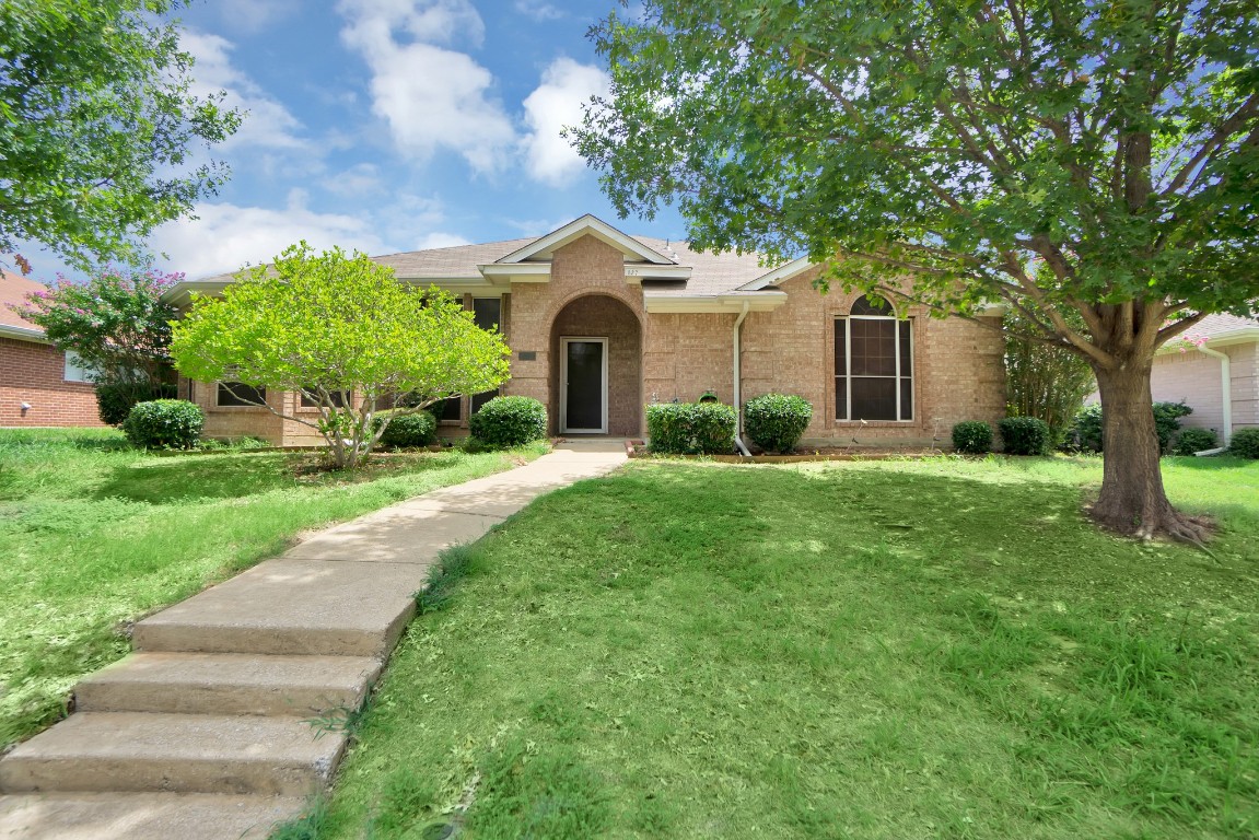 827 Cornell Lane Allen TX 75002