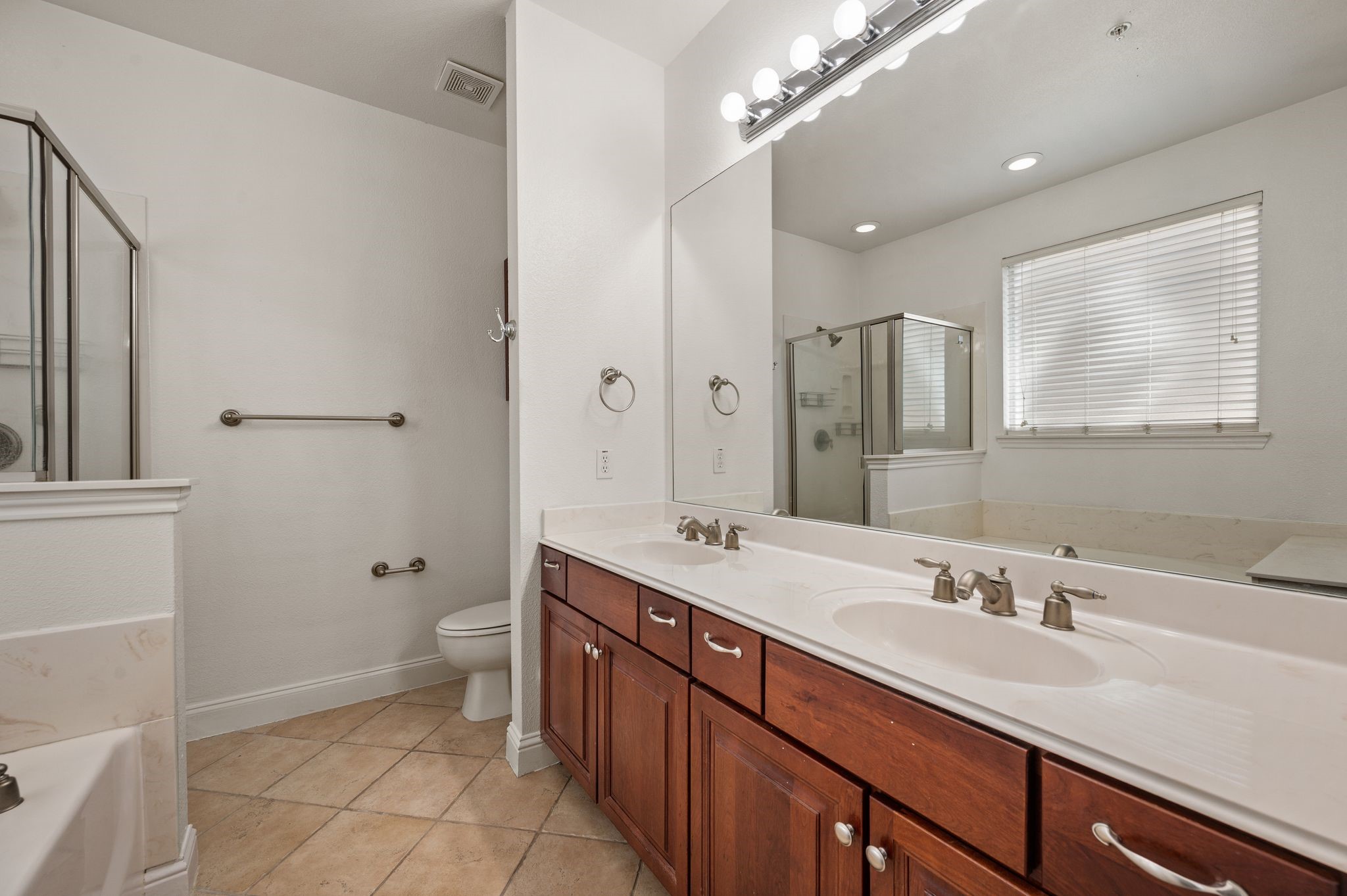 609 Rosemead Drive Euless TX 76039