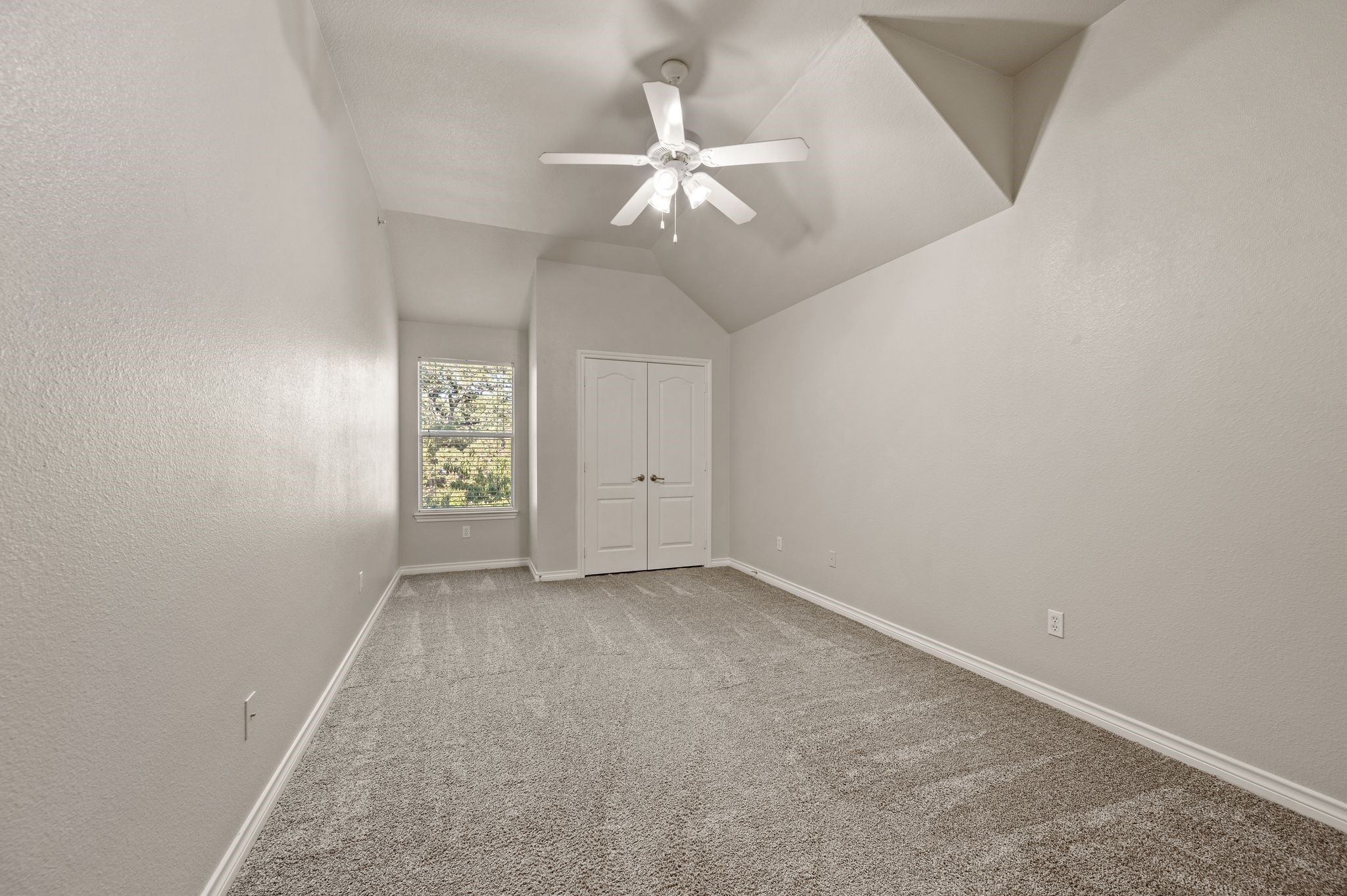 609 Rosemead Drive Euless TX 76039