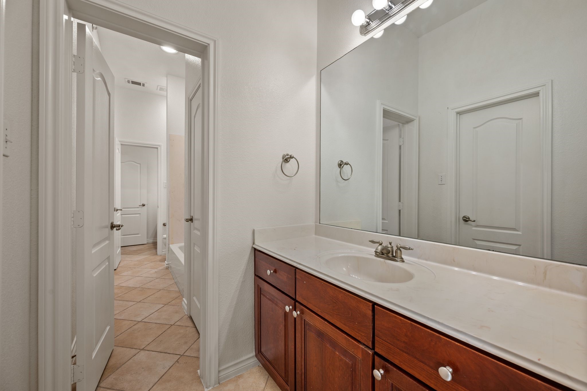 609 Rosemead Drive Euless TX 76039