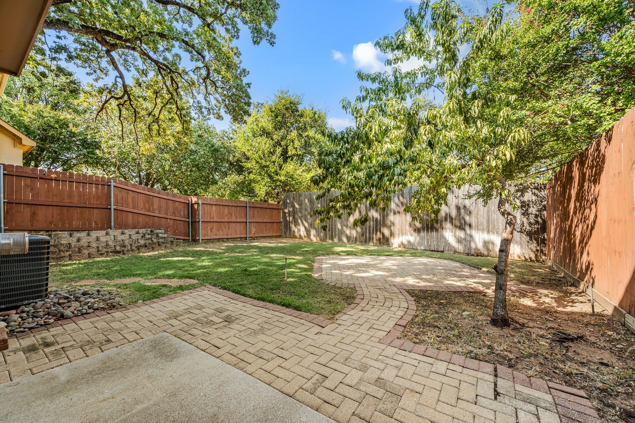 609 Rosemead Drive Euless TX 76039