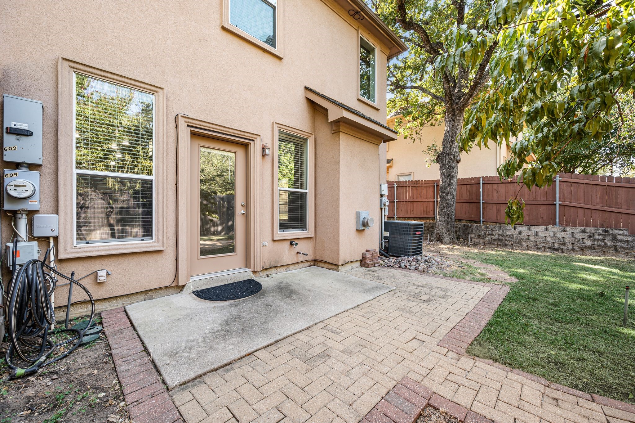 609 Rosemead Drive Euless TX 76039