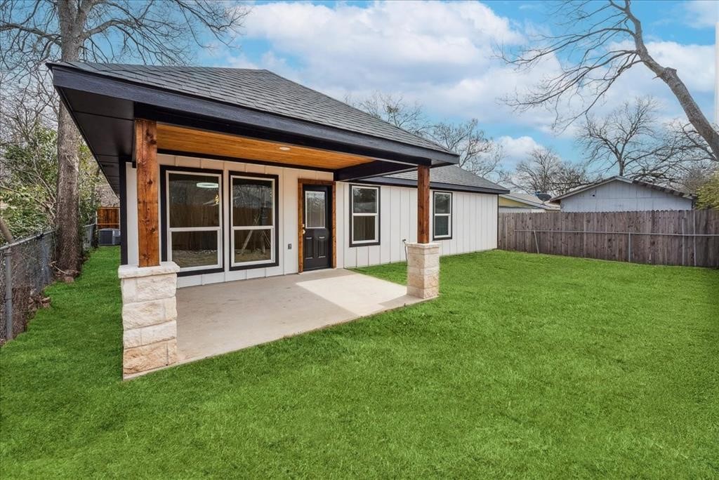 225 West Place White Settlement TX 76108