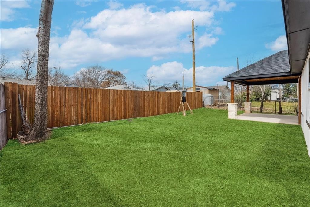 225 West Place White Settlement TX 76108