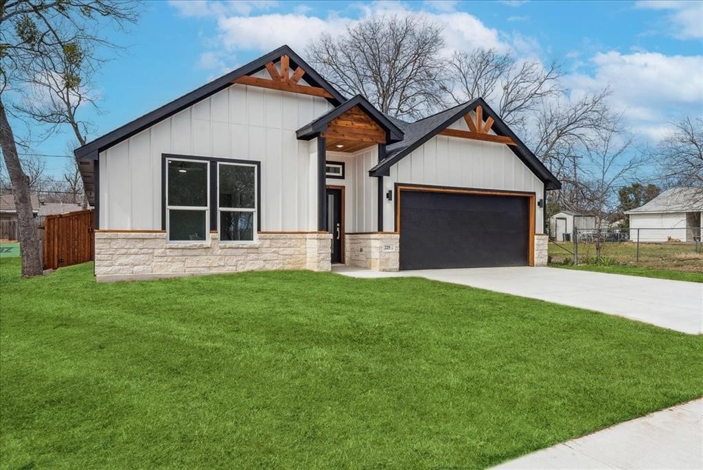 225 West Place White Settlement TX 76108