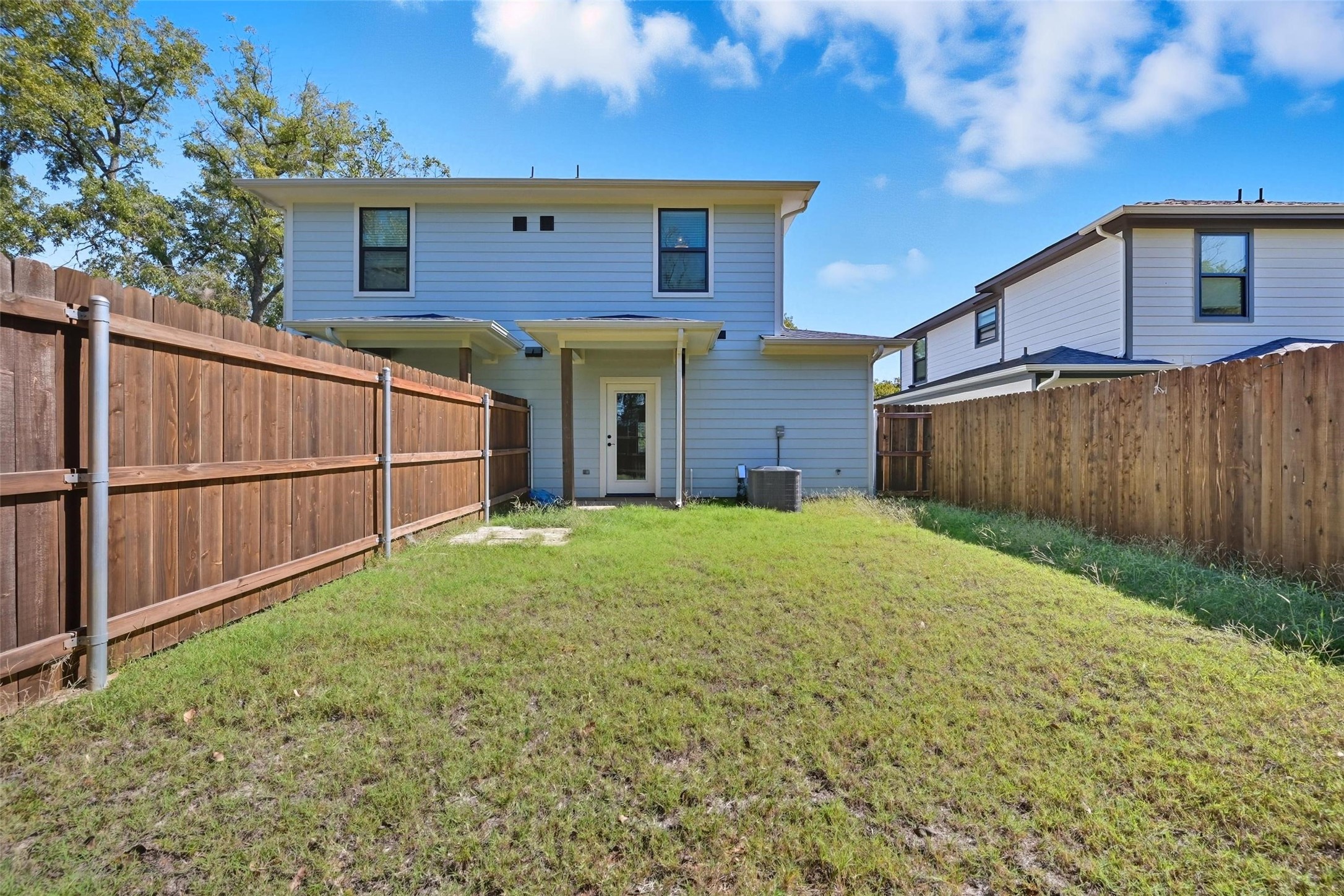 1309 S 5th Avenue Denison TX 75021