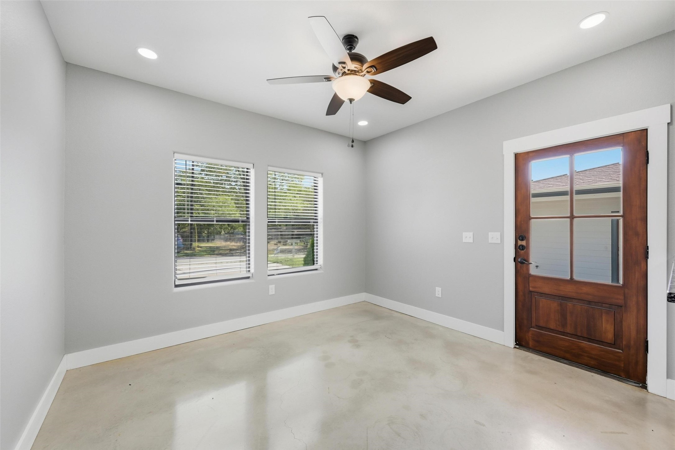 1309 S 5th Avenue Denison TX 75021