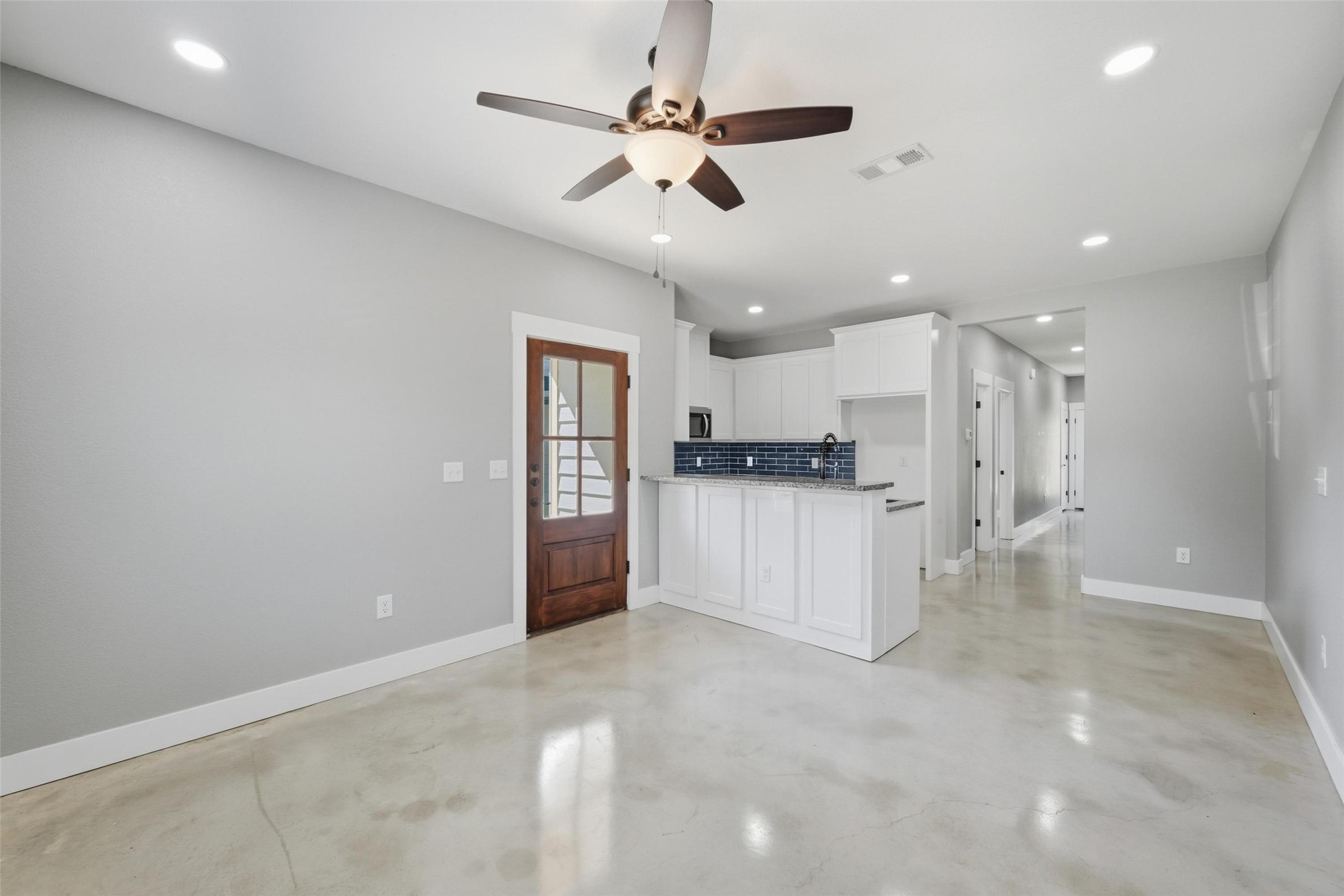 1309 S 5th Avenue Denison TX 75021