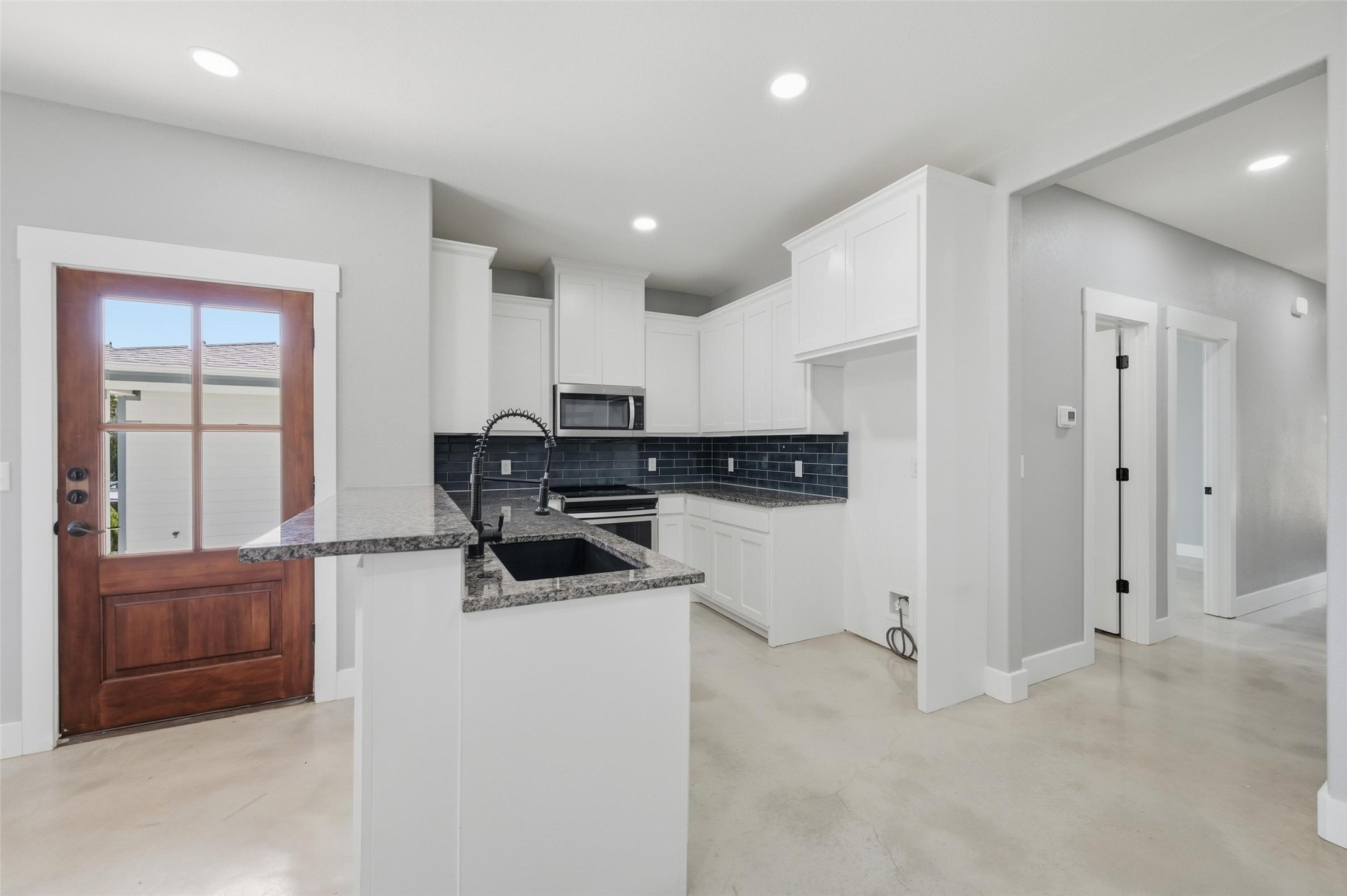 1309 S 5th Avenue Denison TX 75021