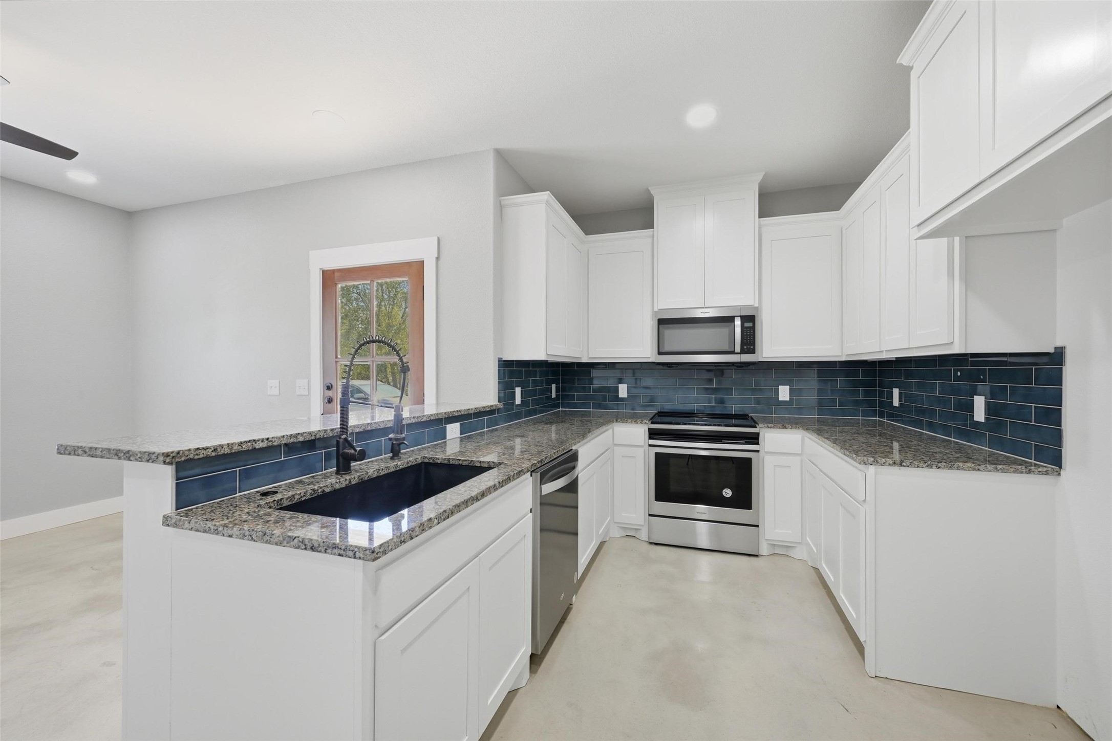 1309 S 5th Avenue Denison TX 75021