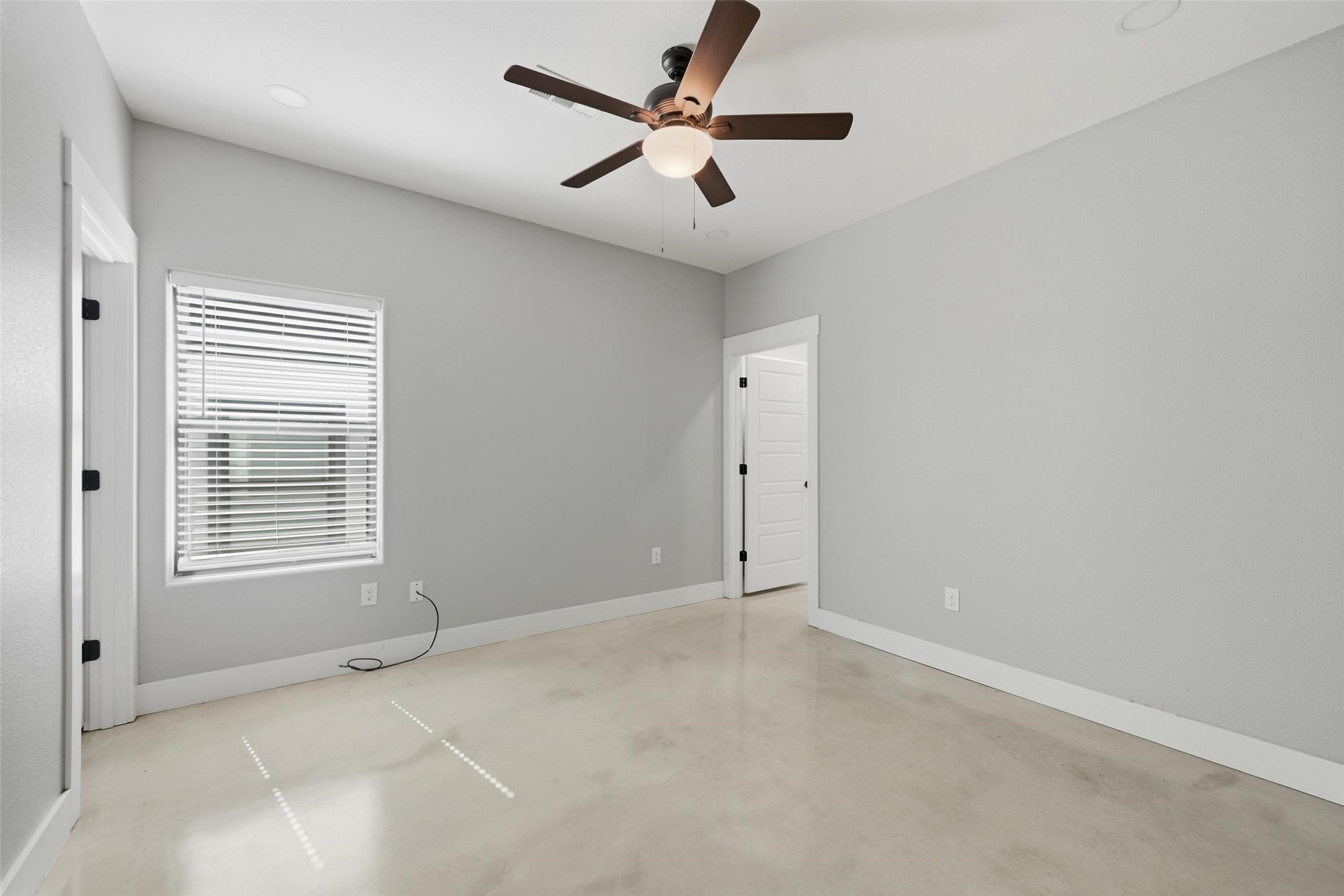 1309 S 5th Avenue Denison TX 75021