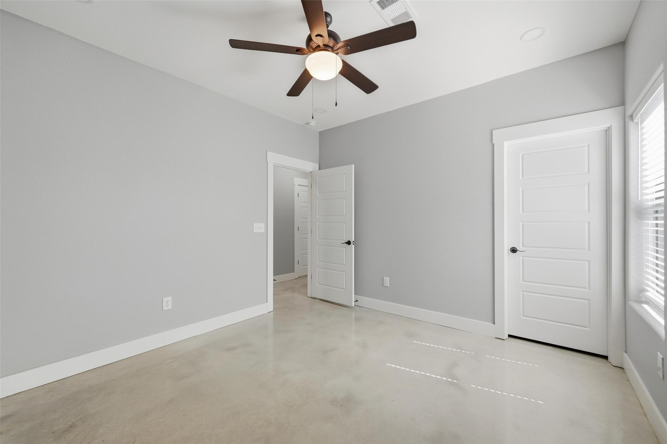1309 S 5th Avenue Denison TX 75021