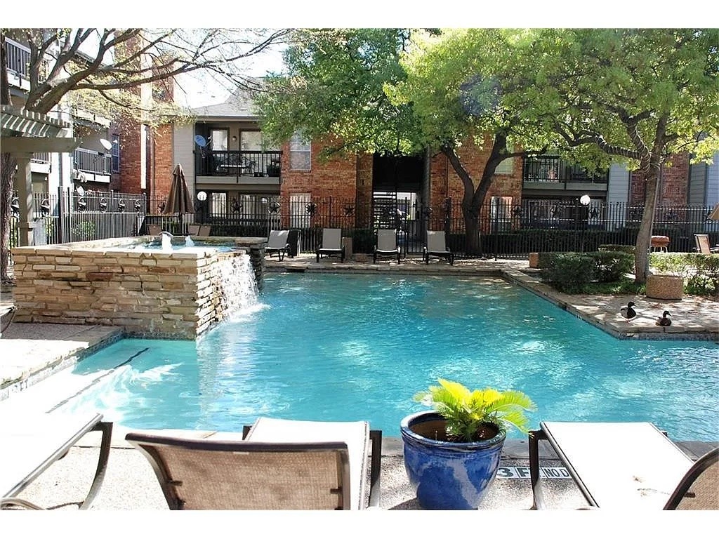 18333 Roehampton Drive Dallas TX 75252