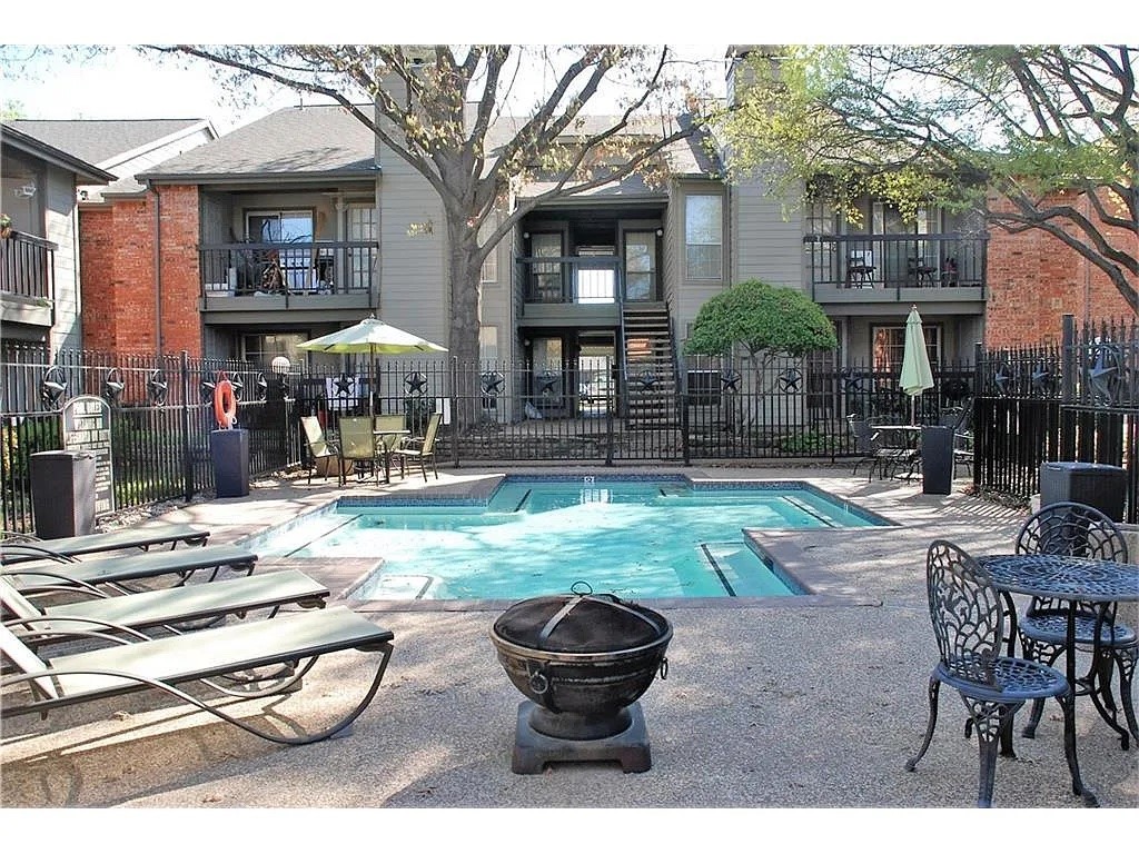 18333 Roehampton Drive Dallas TX 75252