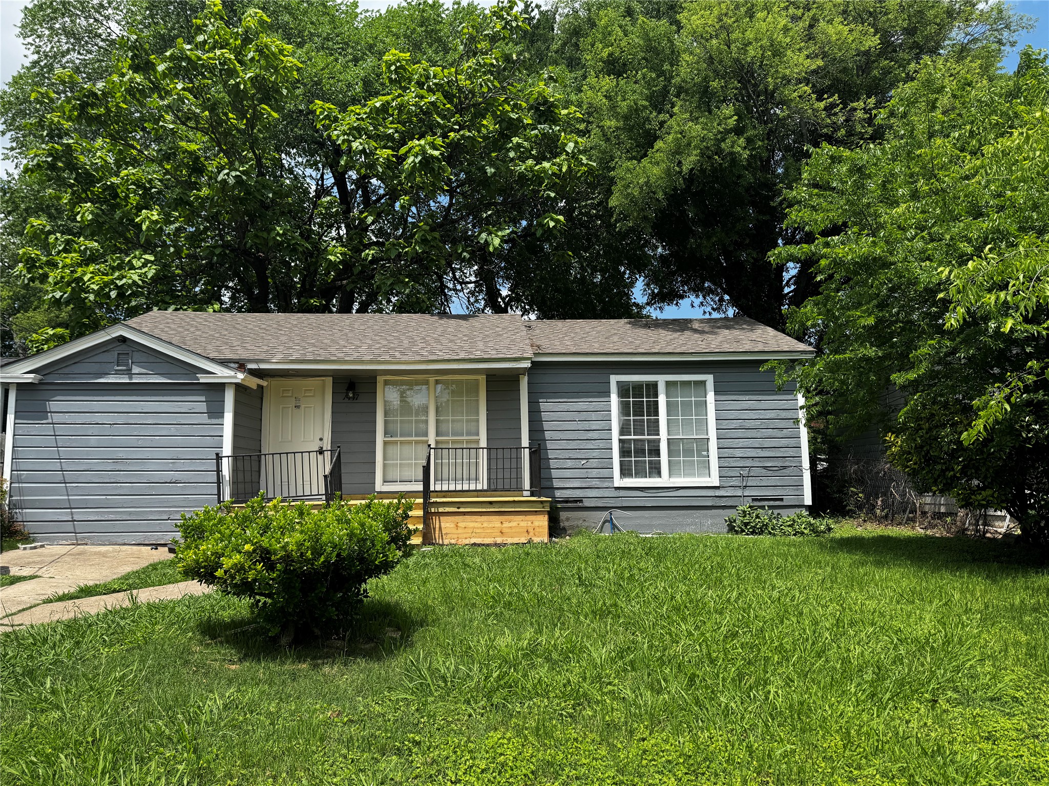 1717 Hemphill Drive Dallas TX 75216