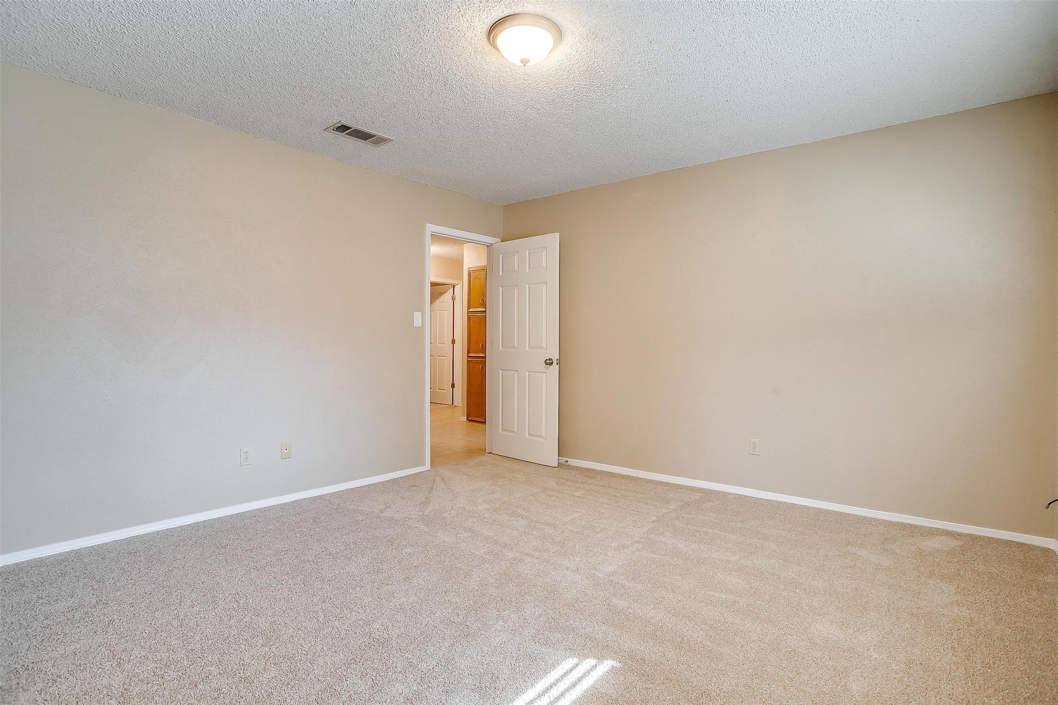 4860 Ledgestone Court Fort Worth TX 76132