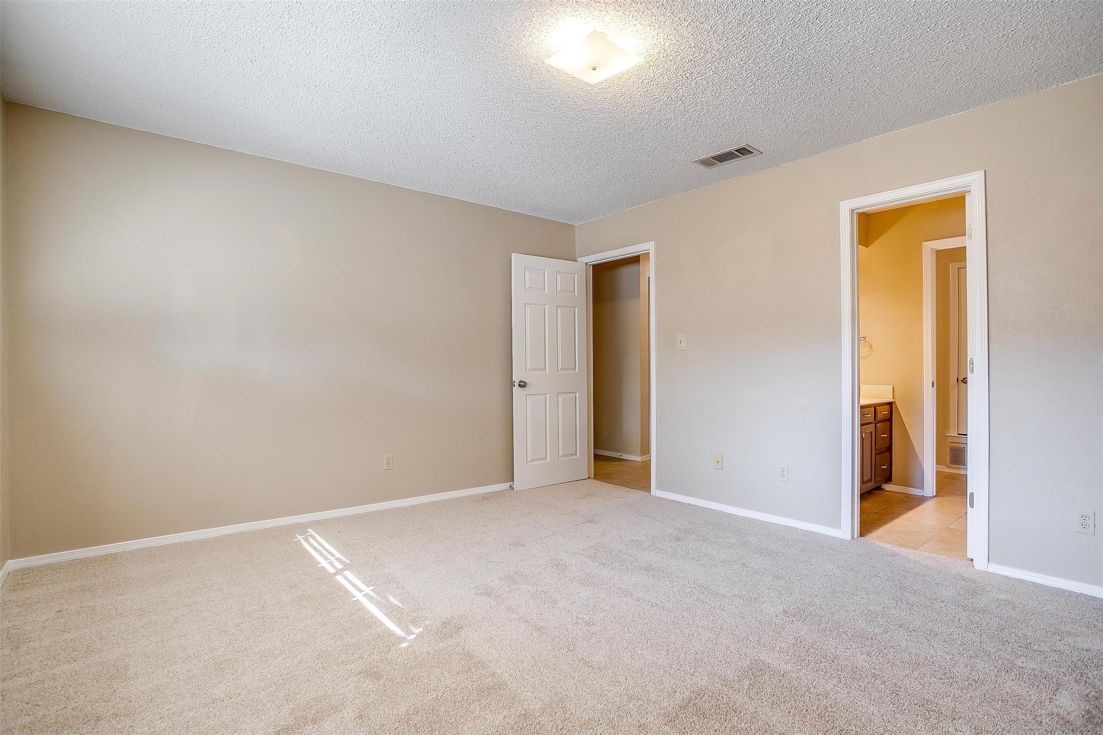 4860 Ledgestone Court Fort Worth TX 76132