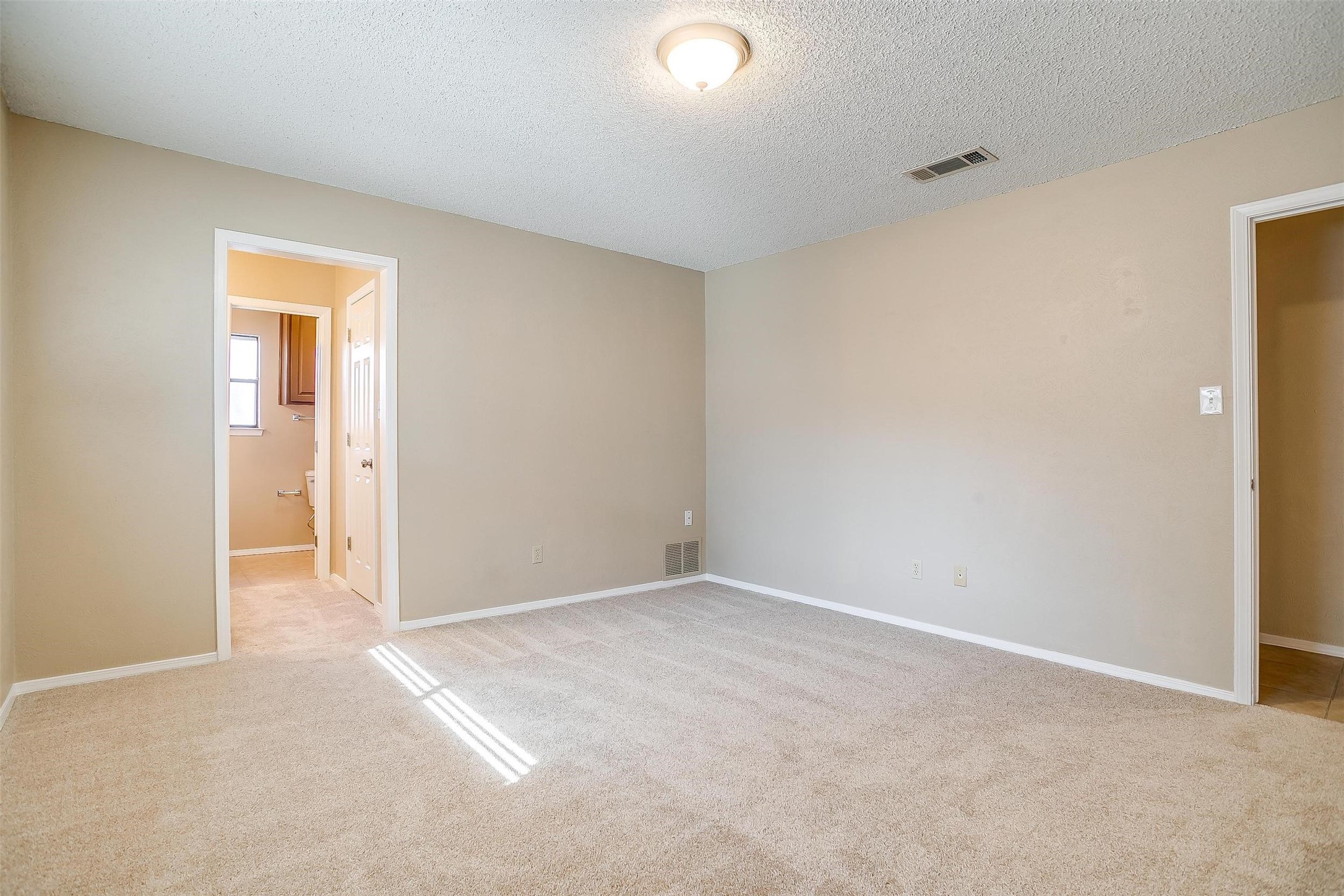 4860 Ledgestone Court Fort Worth TX 76132