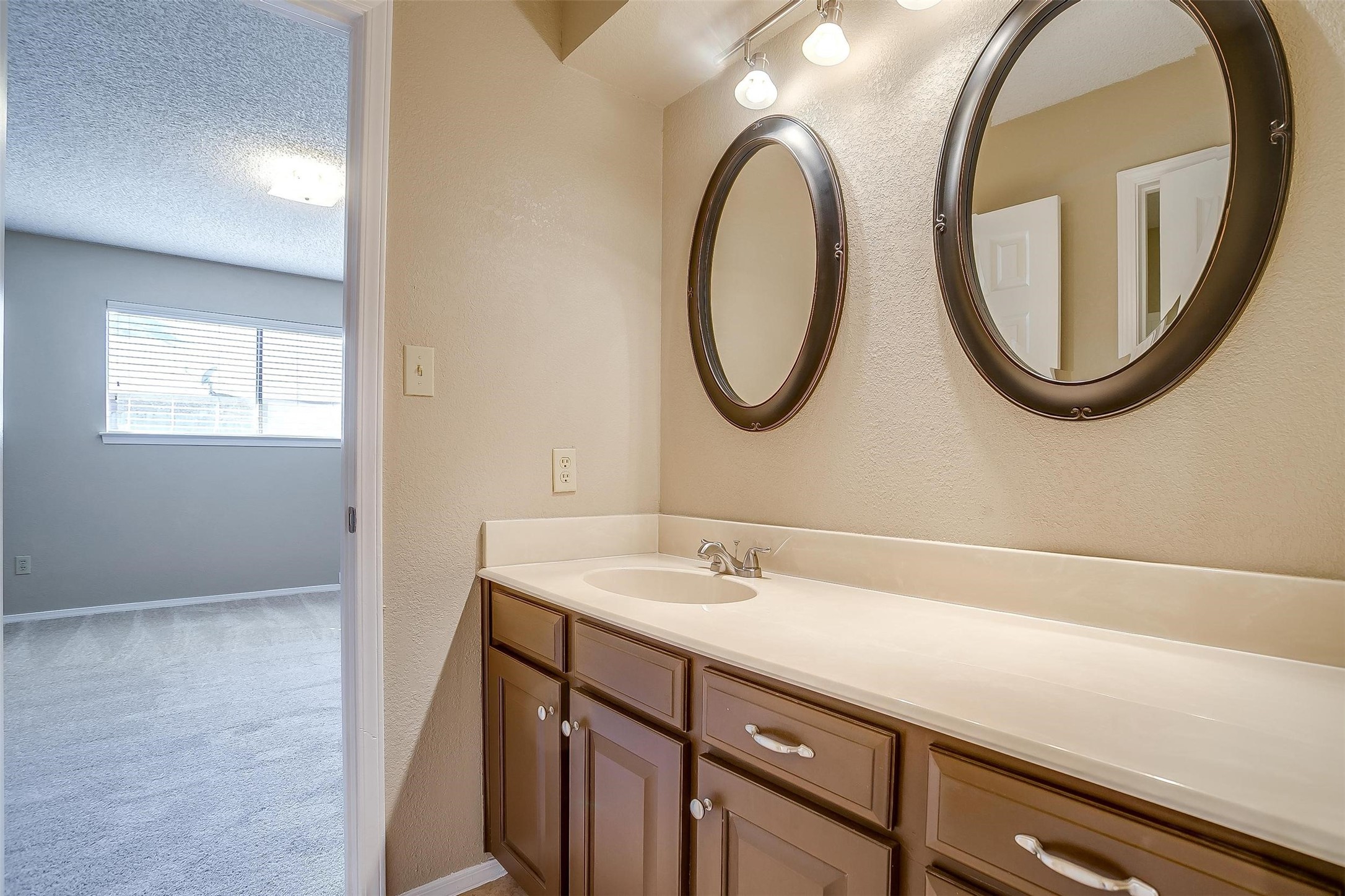 4860 Ledgestone Court Fort Worth TX 76132