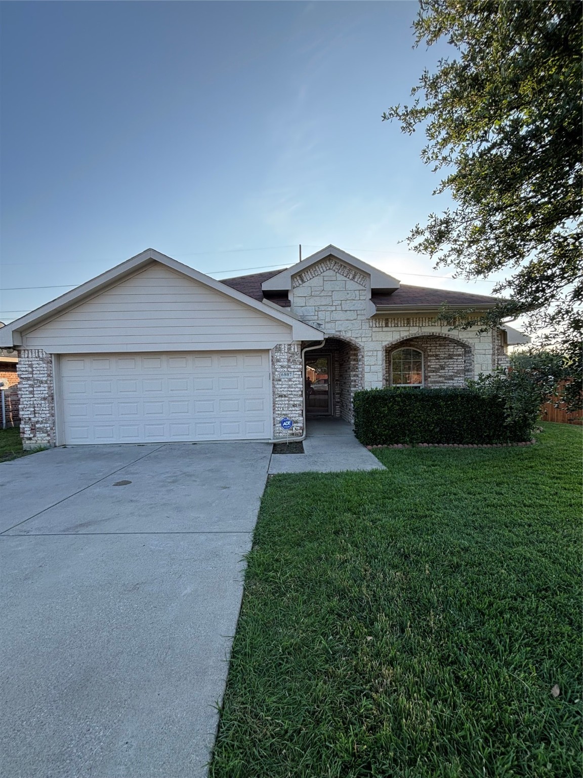 6807 Orangeville Drive Dallas TX 75237