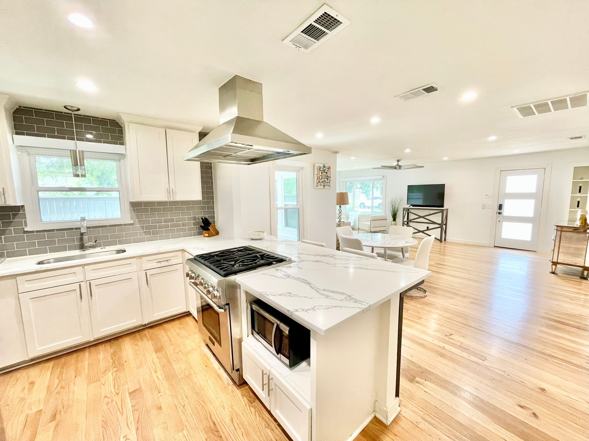 6623 Kenwell Street Dallas TX 75209