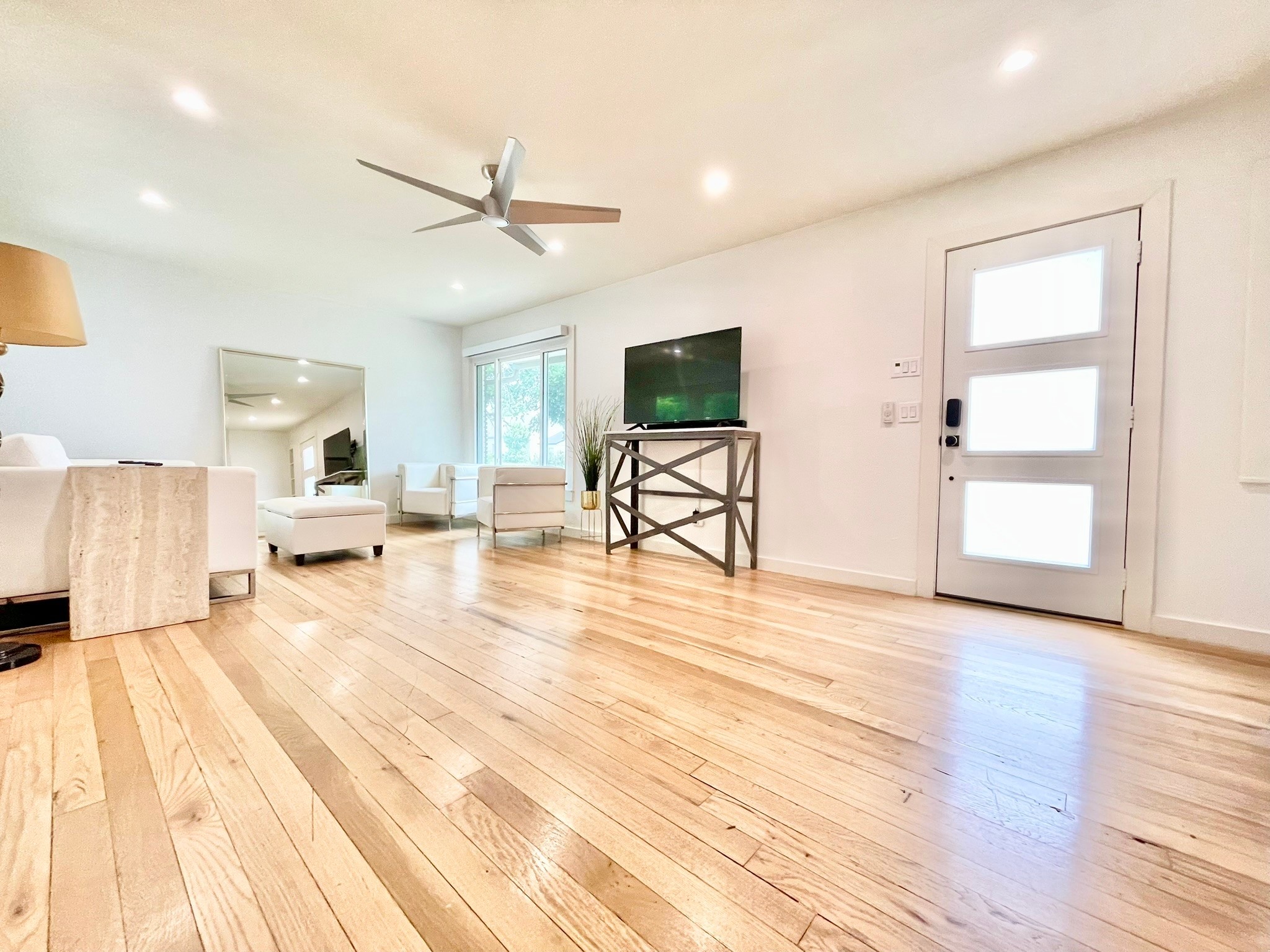 6623 Kenwell Street Dallas TX 75209