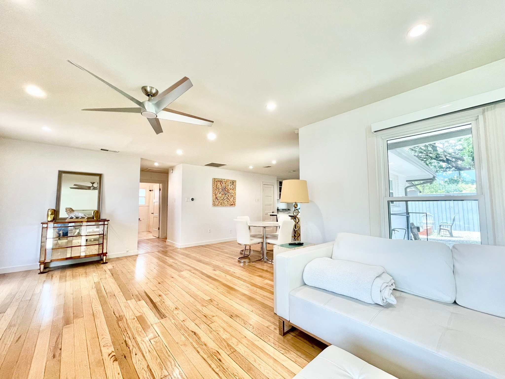 6623 Kenwell Street Dallas TX 75209
