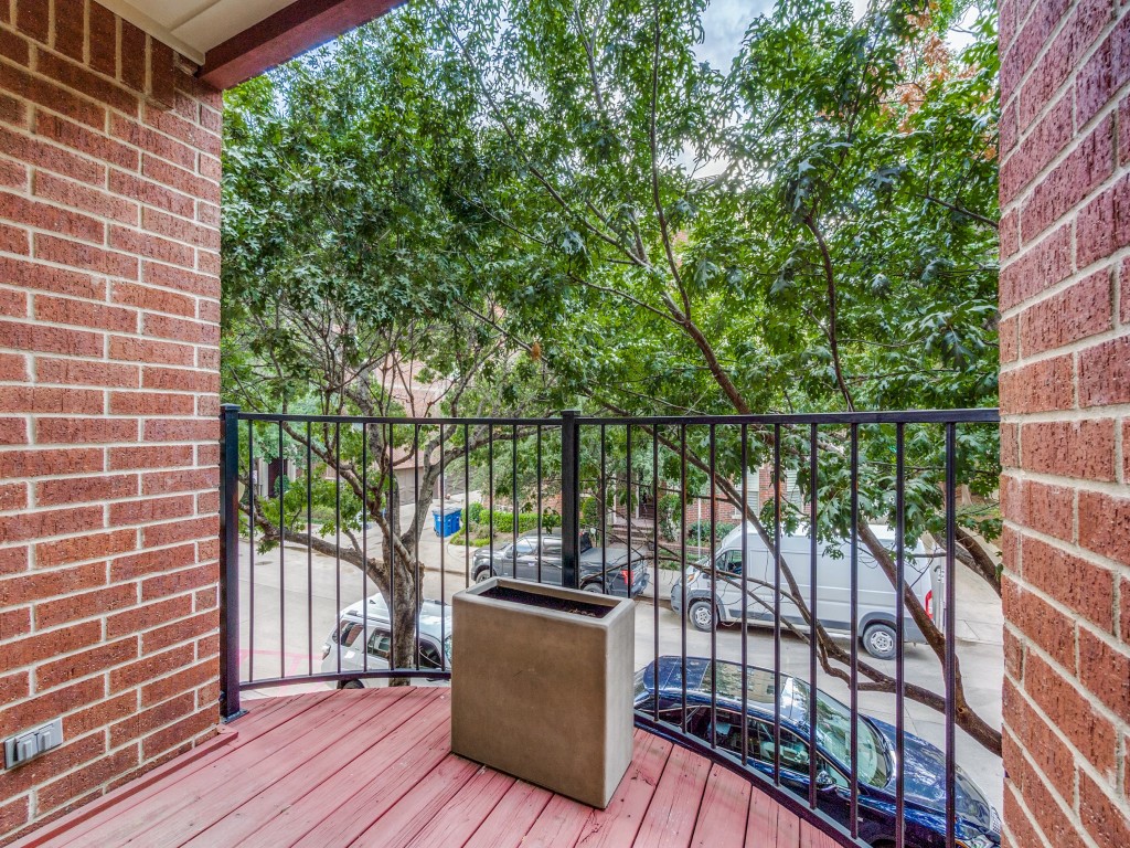 2412 Worthington Street Dallas TX 75204