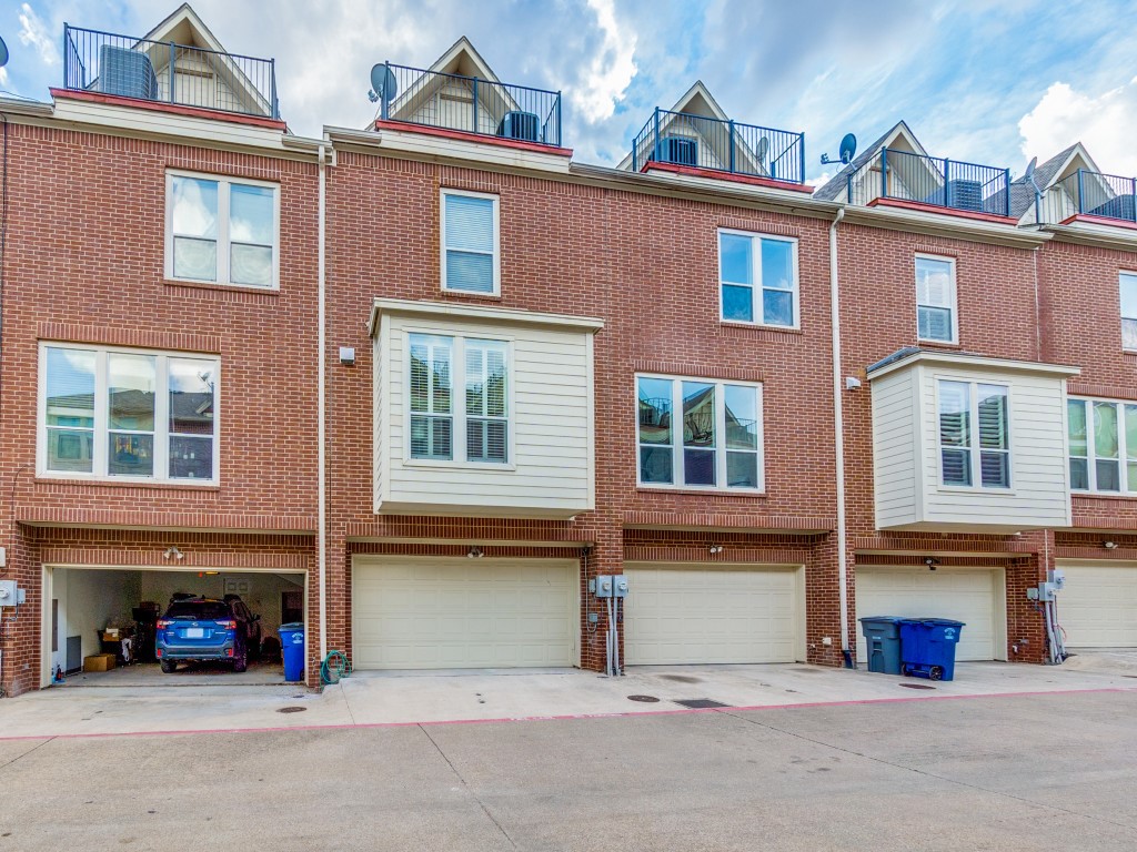 2412 Worthington Street Dallas TX 75204