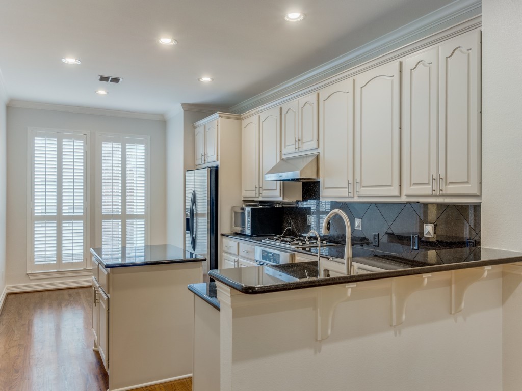 2412 Worthington Street Dallas TX 75204