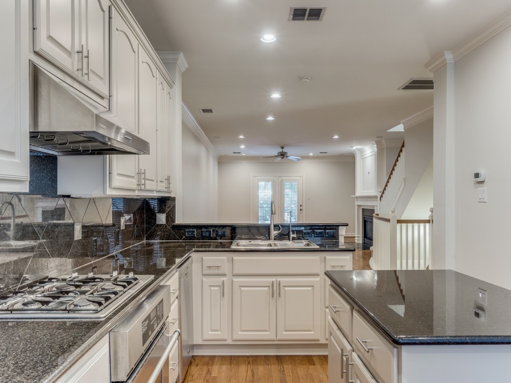 2412 Worthington Street Dallas TX 75204