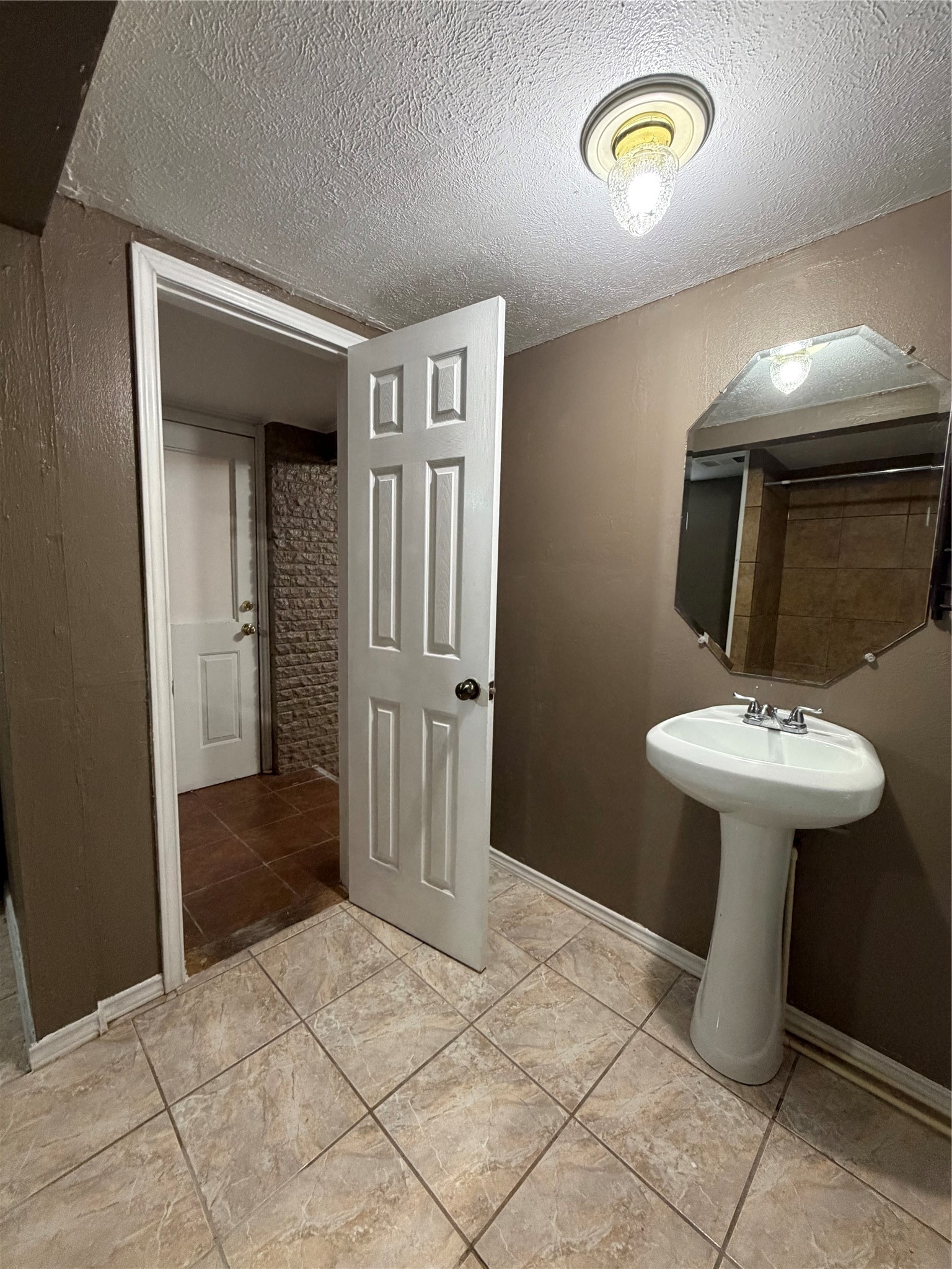 2436 Lockhart Avenue Dallas TX 75228