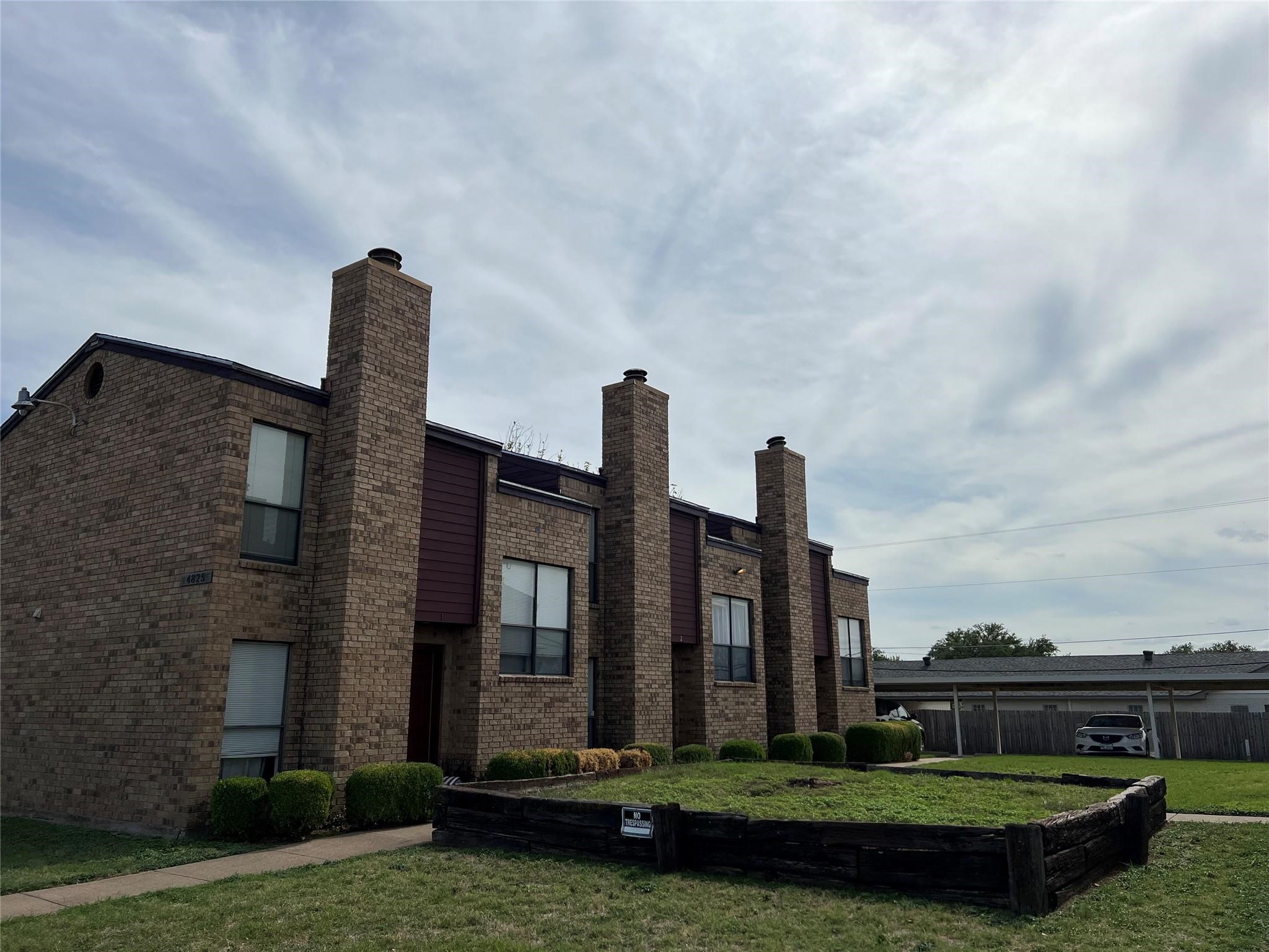 4825 Diaz Avenue Fort Worth TX 76107