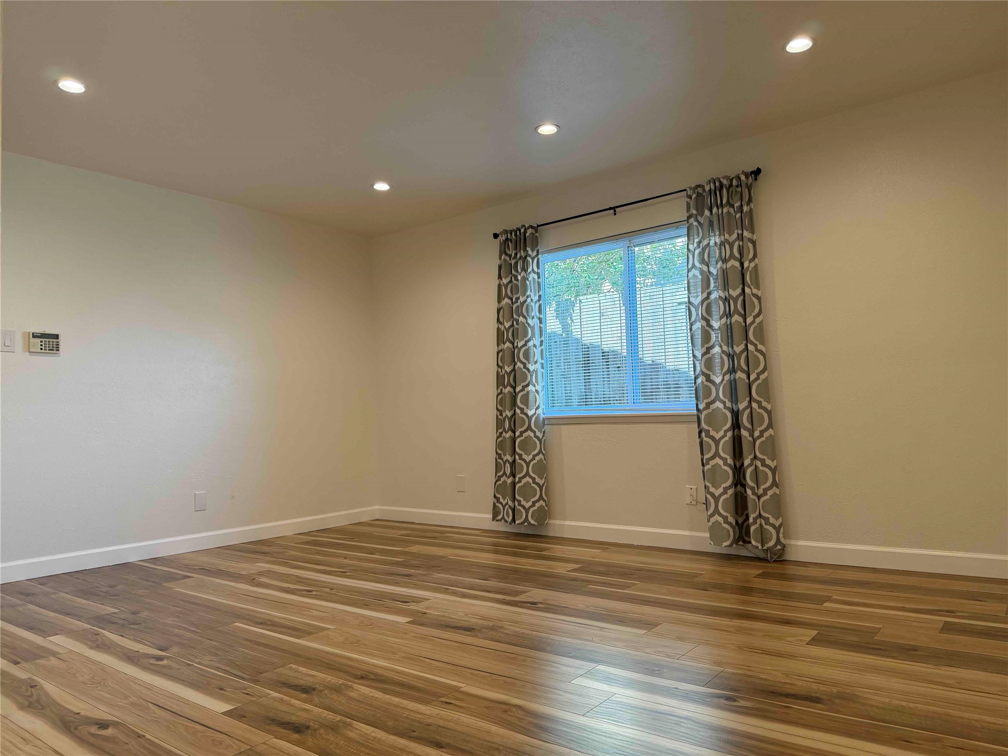 2917 Esquire Lane Garland TX 75044