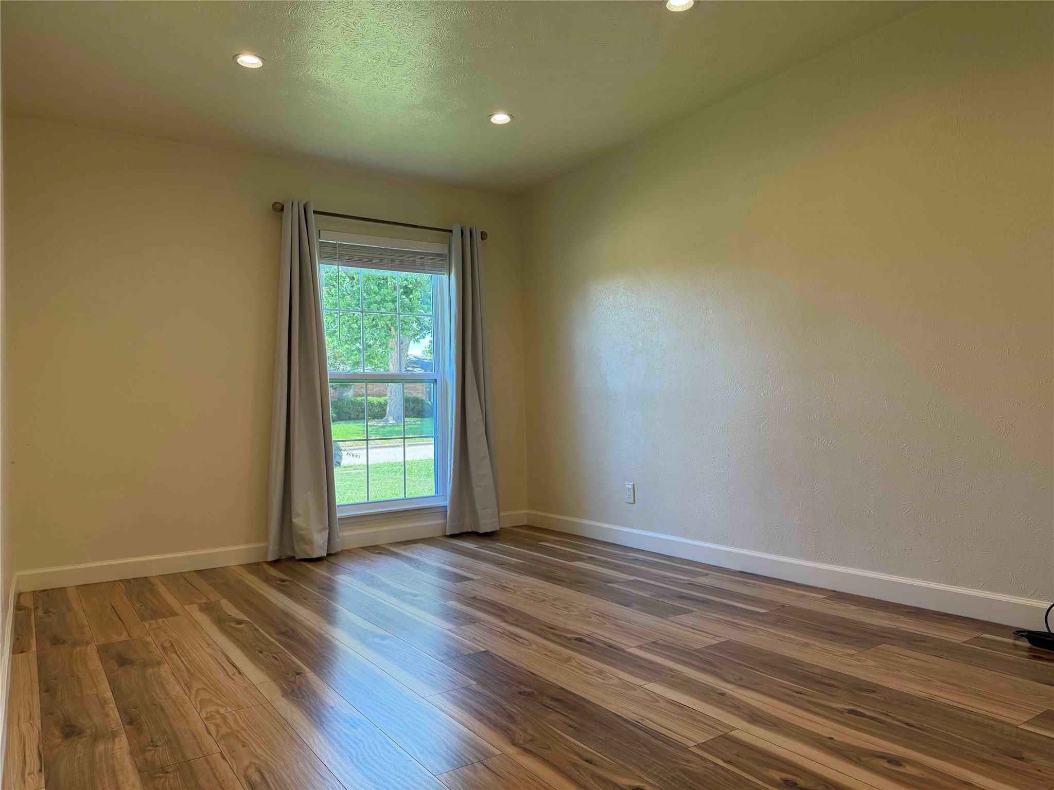 2917 Esquire Lane Garland TX 75044