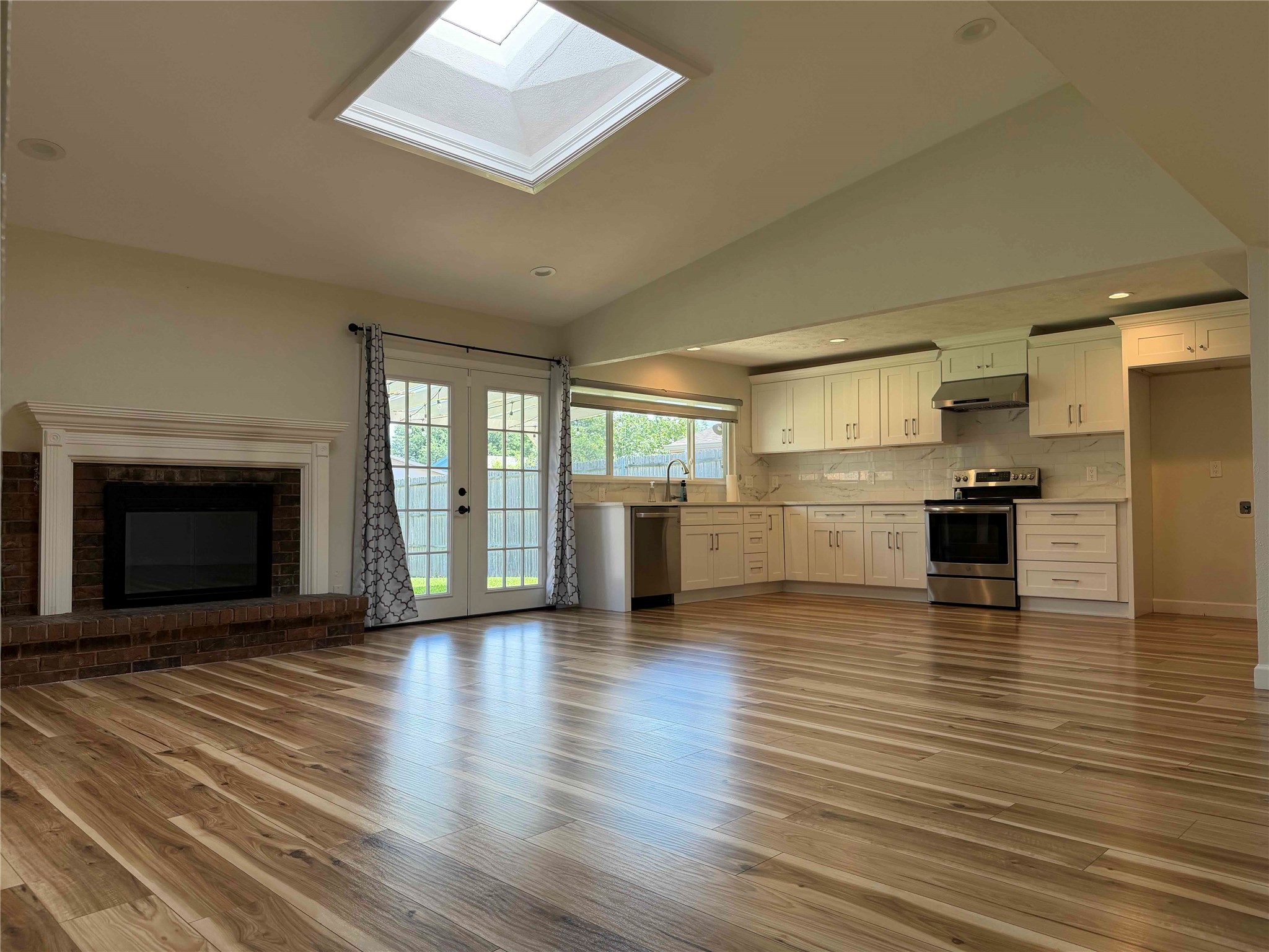 2917 Esquire Lane Garland TX 75044