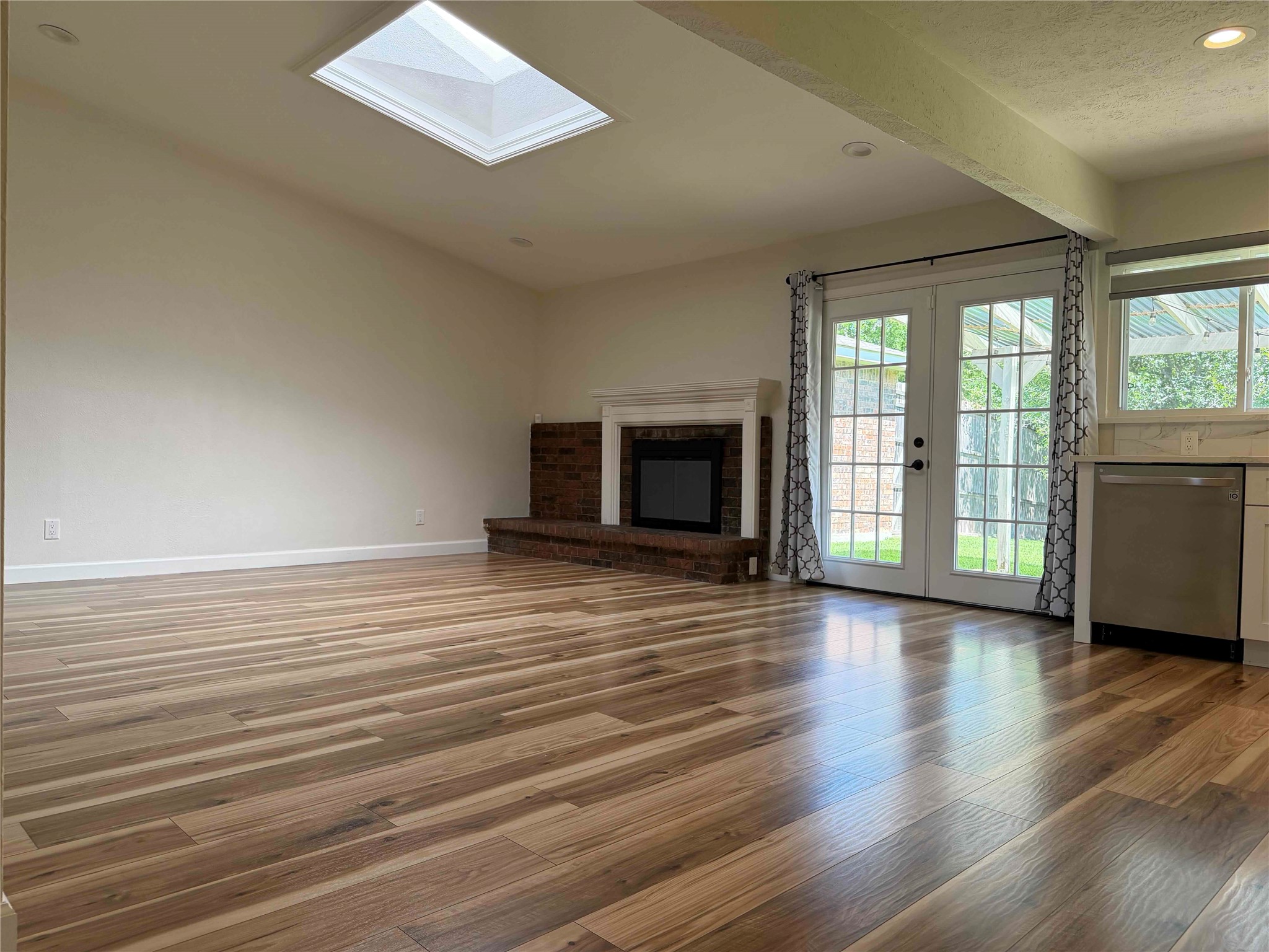 2917 Esquire Lane Garland TX 75044