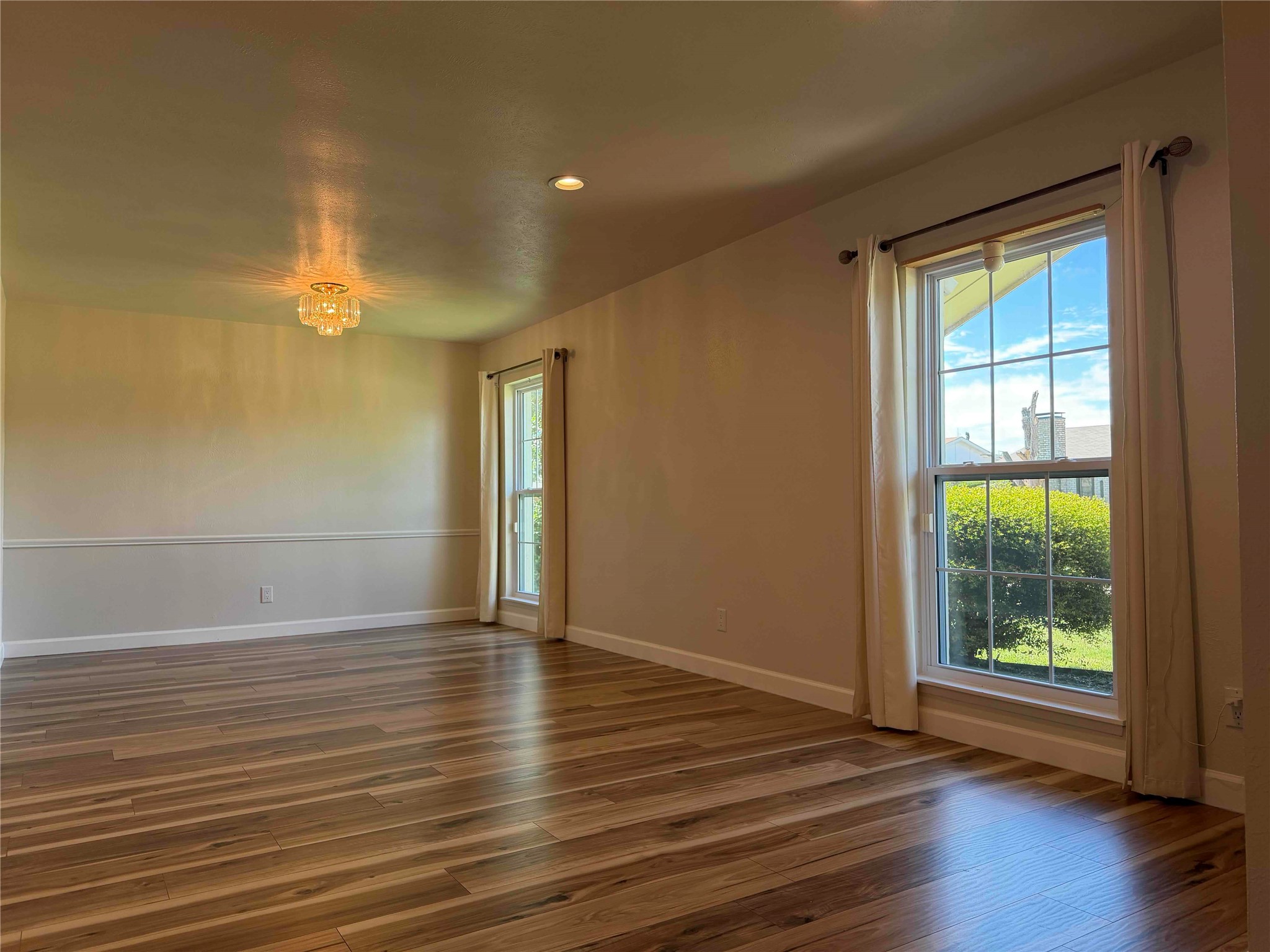 2917 Esquire Lane Garland TX 75044