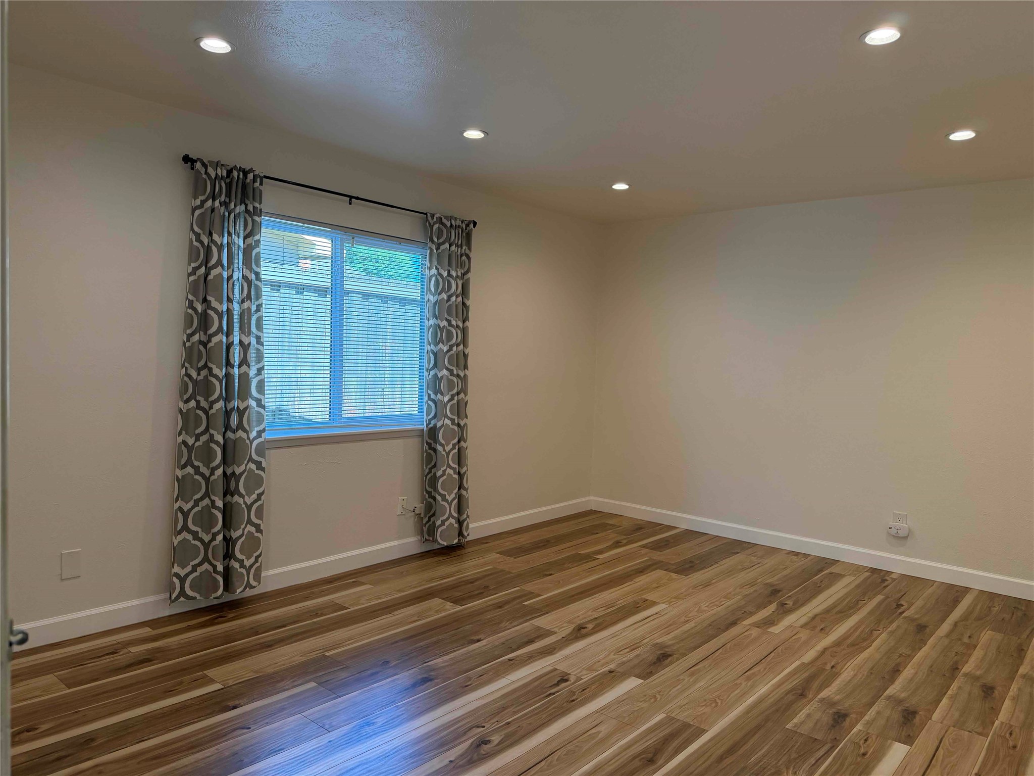 2917 Esquire Lane Garland TX 75044