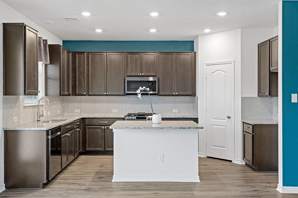 2632 Wesley Avenue Aubrey TX 76227