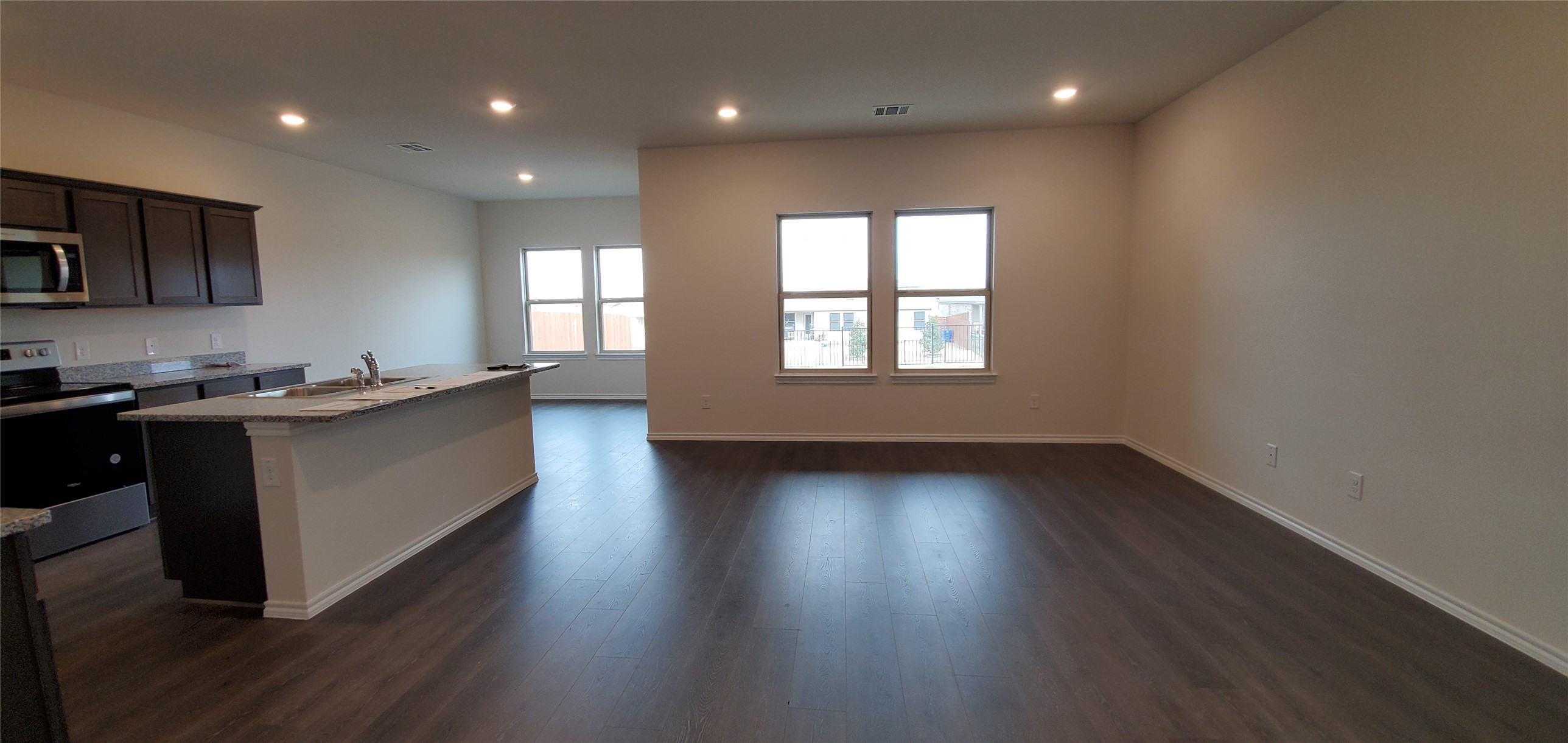 813 Fueller Drive Aubrey TX 76227