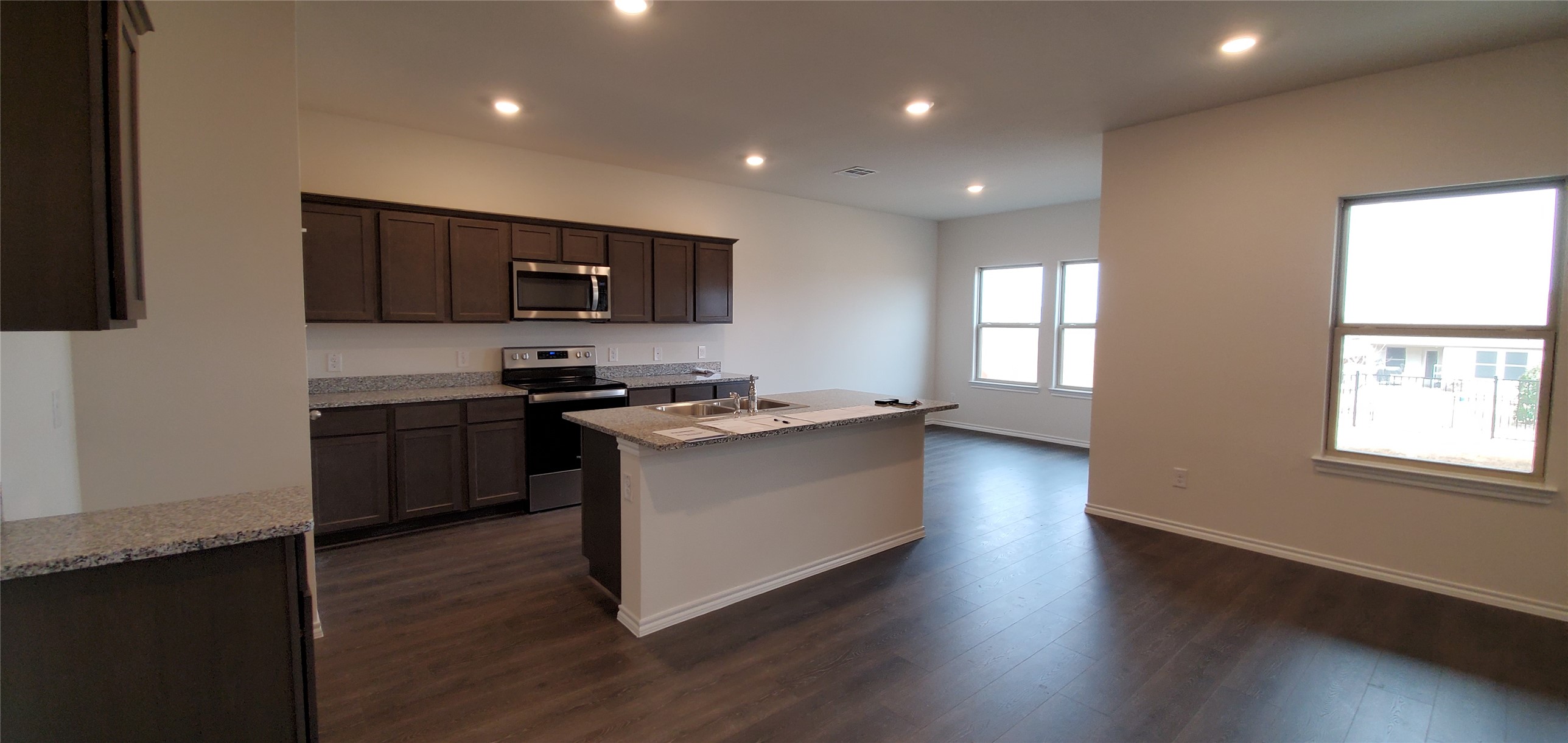 813 Fueller Drive Aubrey TX 76227