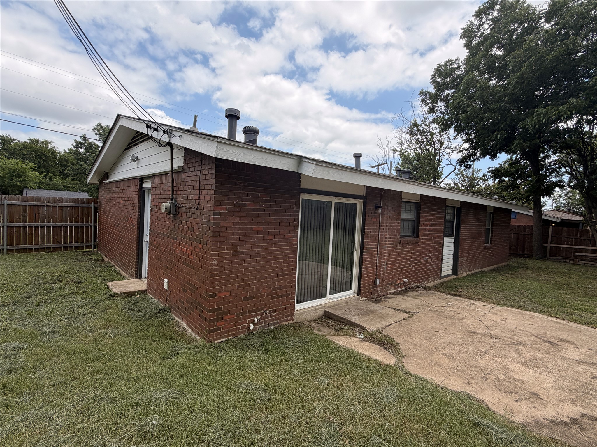 2514 Greenway Street Arlington TX 76010