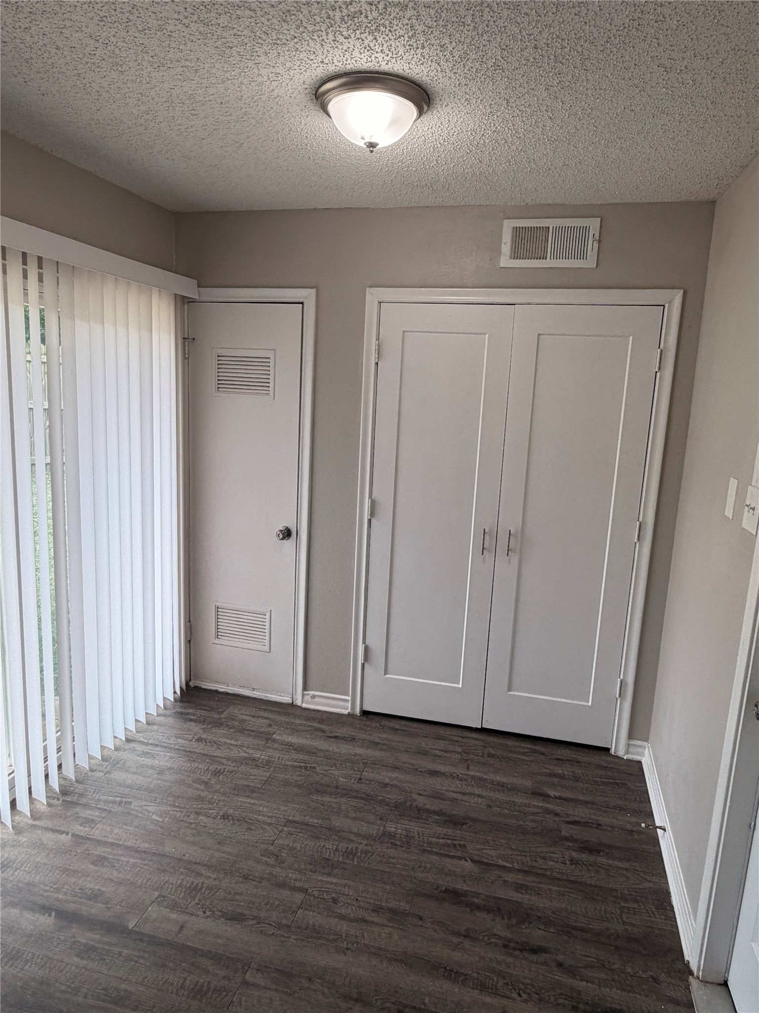 2514 Greenway Street Arlington TX 76010