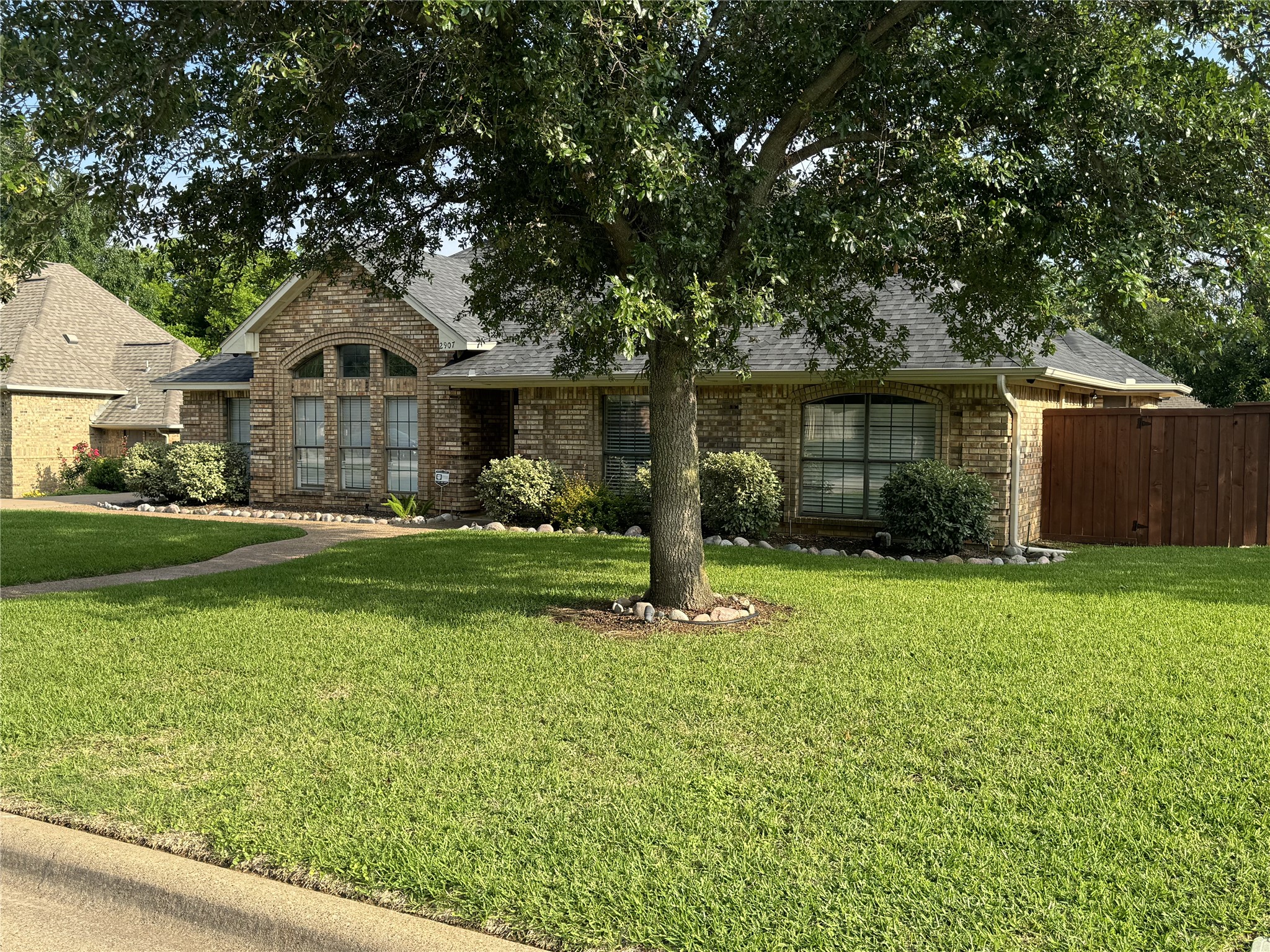 2907 Sweet Briar Street Grapevine TX 76051