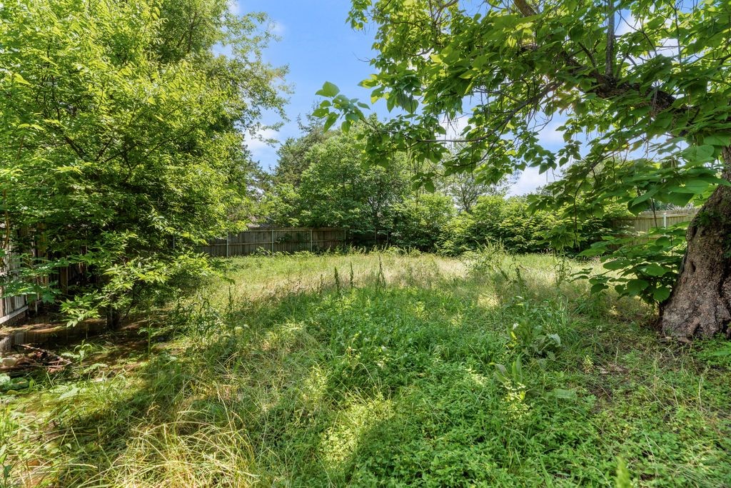2526 Exeter Avenue Dallas TX 75216