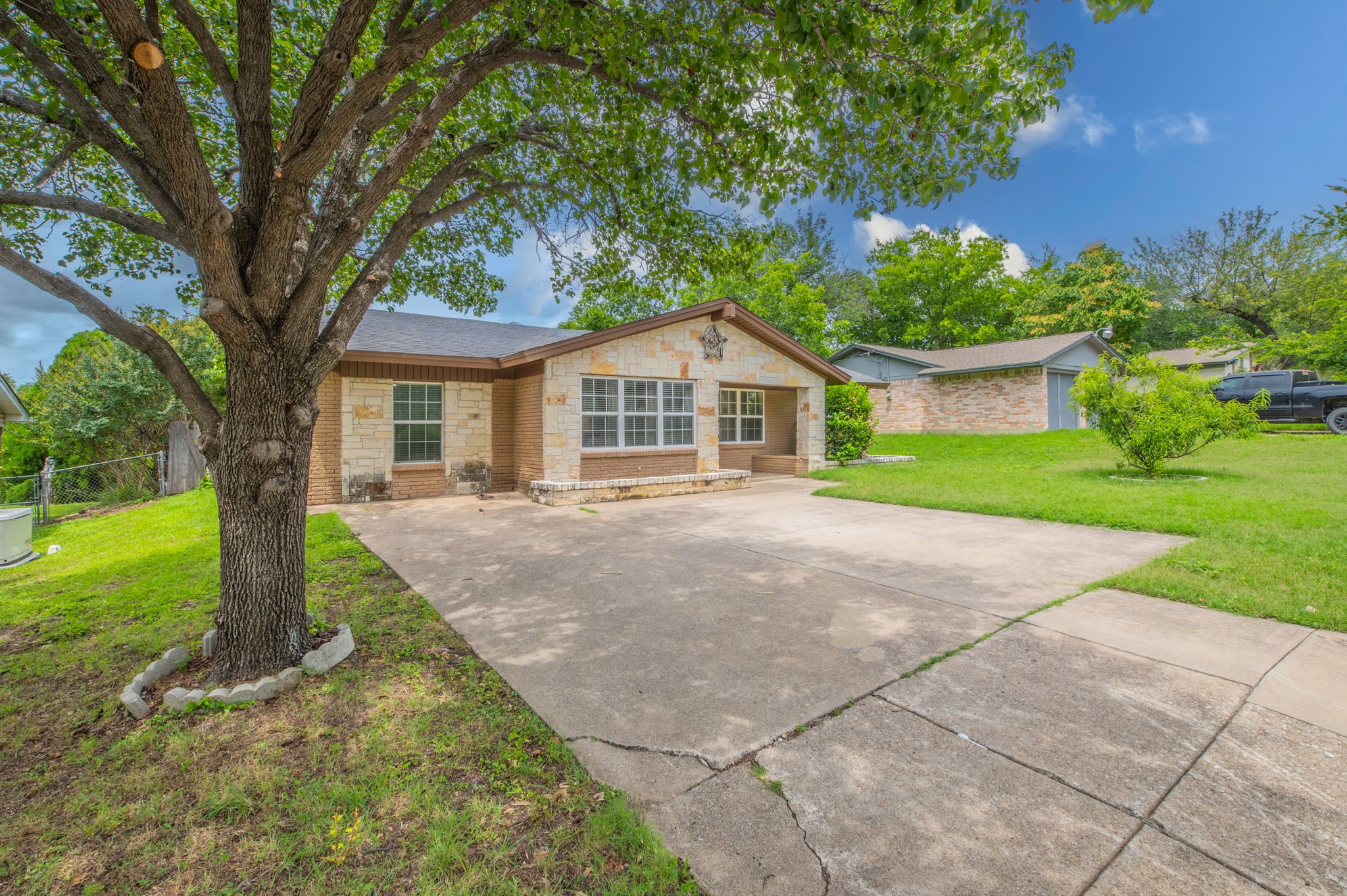 7824 Davenport Avenue Fort Worth TX 76116