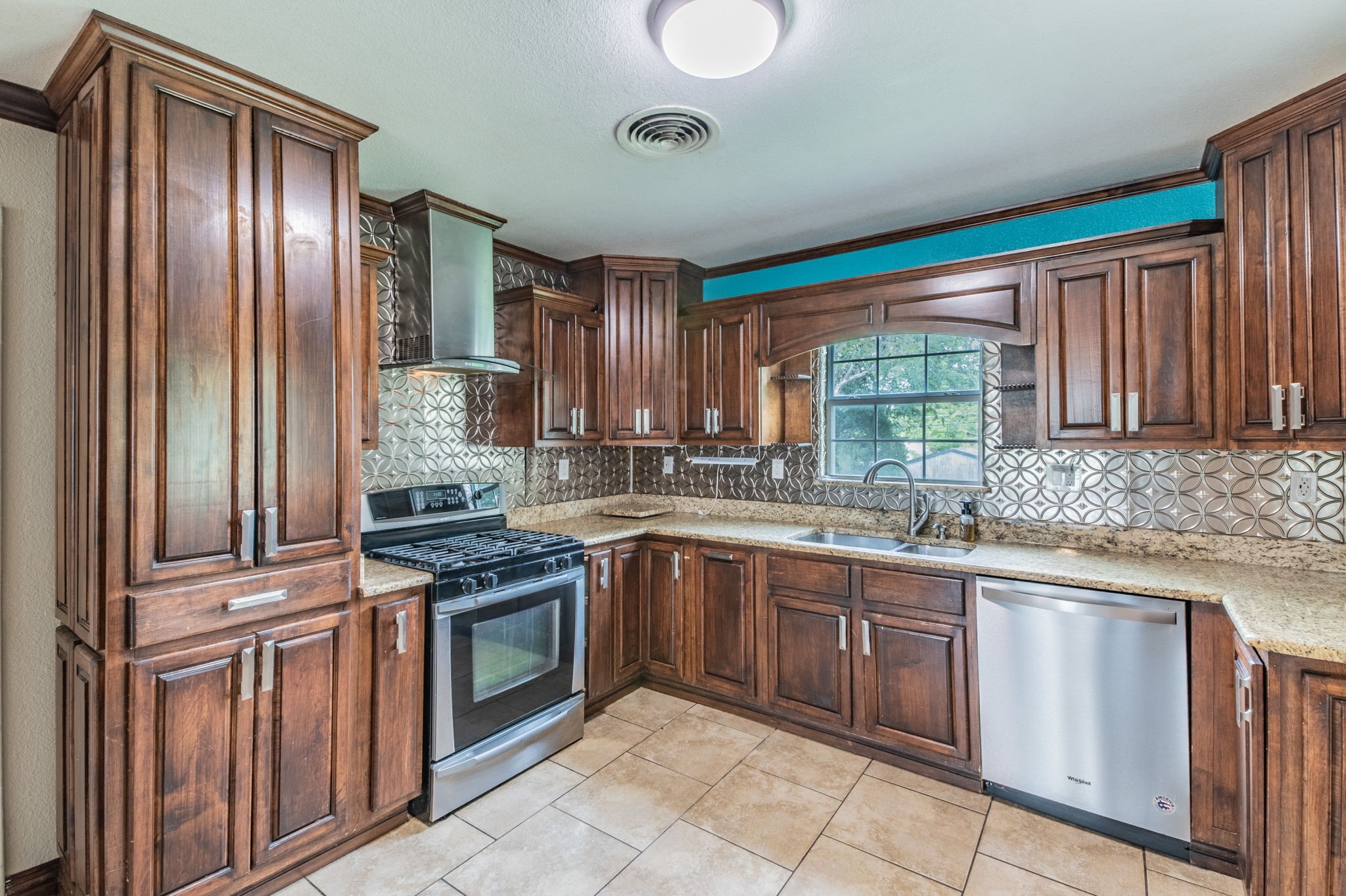 7824 Davenport Avenue Fort Worth TX 76116
