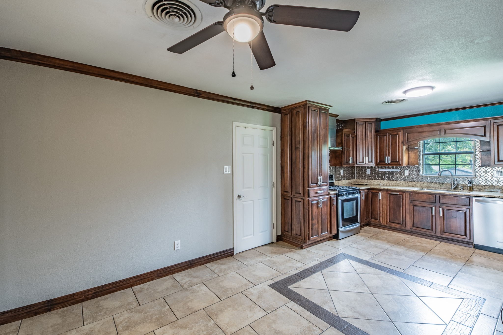 7824 Davenport Avenue Fort Worth TX 76116
